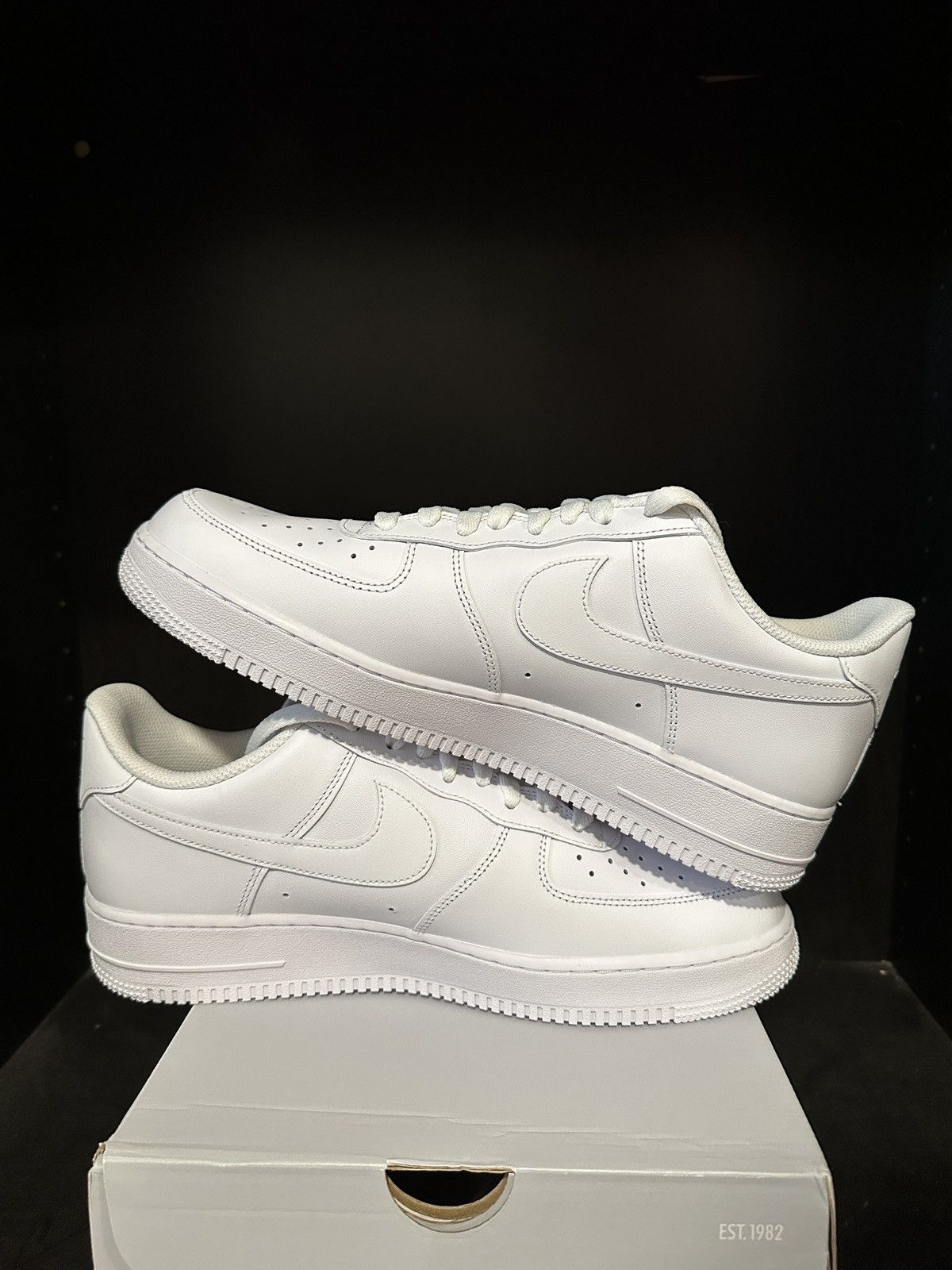 Nike Nike Air Force 1 Low White Snoopy Charlie Brown Size US 11.5 / EU 44-45 - 9 Thumbnail