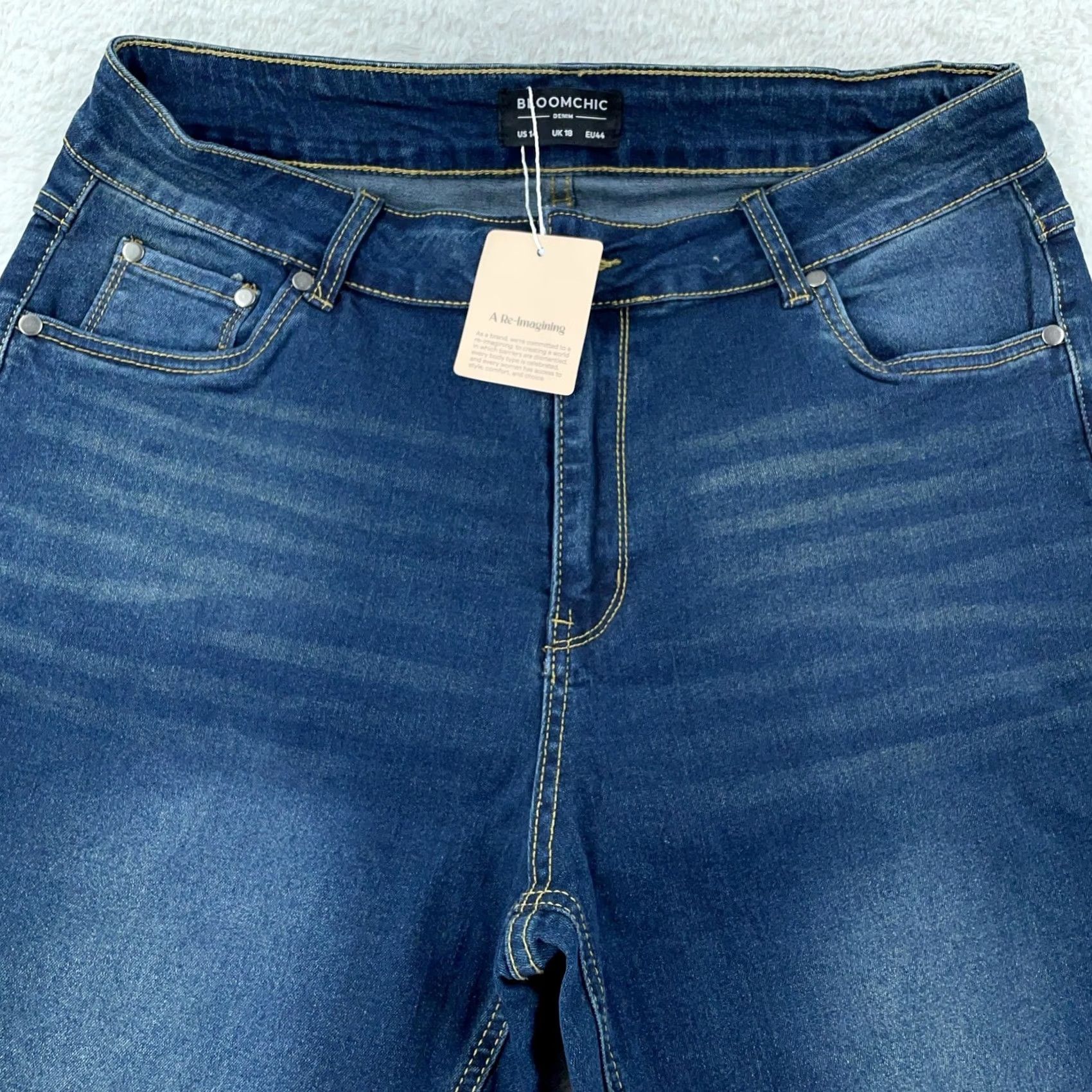Vintage BloomChic Jeans Womens 14 Dark Wash Bootcut Stretch Denim Zip Fly 34x29 Blue Jeans Womens Bootscut Stretch Denim Zip Fly 34x29 Size 36" / US 14 / IT 50 - 2 Thumbnail