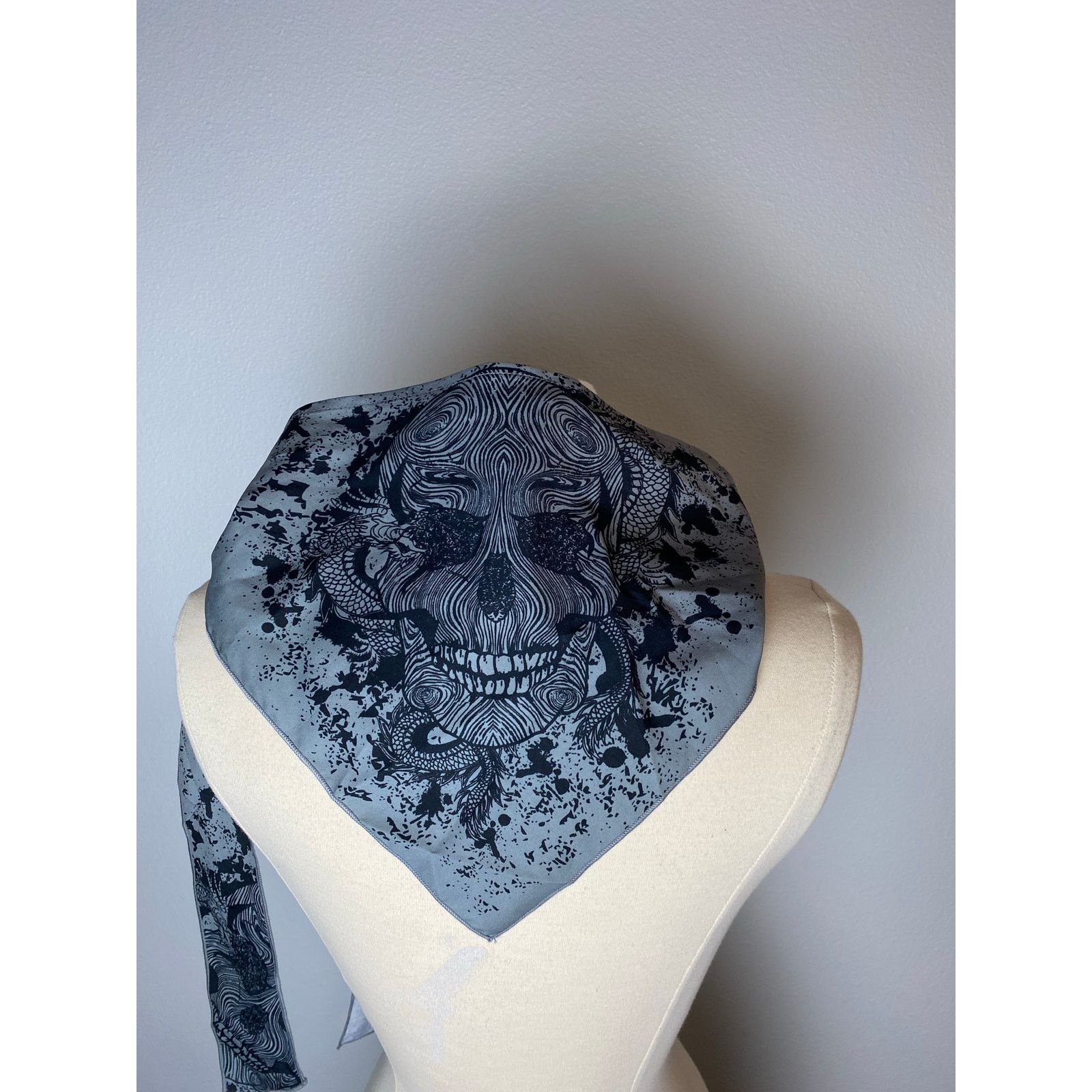 Shein Head Scarf with Skull Design, One Size Size ONE SIZE - 3 Thumbnail