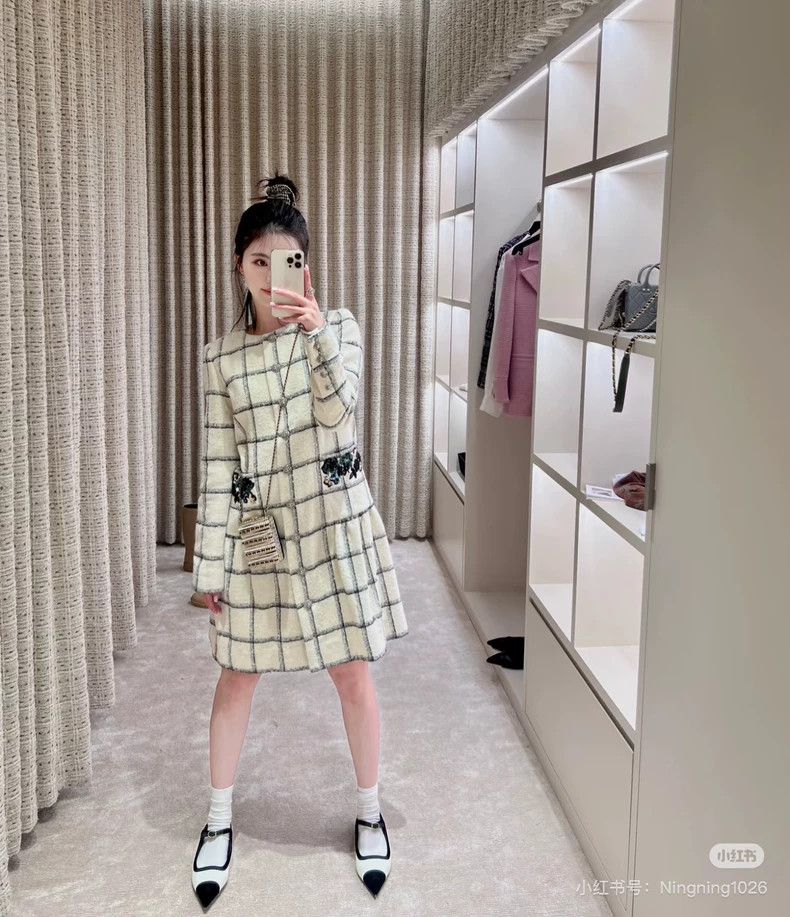 Chanel Chanel 22K white plaid diamond buckle embroidered dress Size XS / US 0-2 / IT 36-38 - 9 Thumbnail