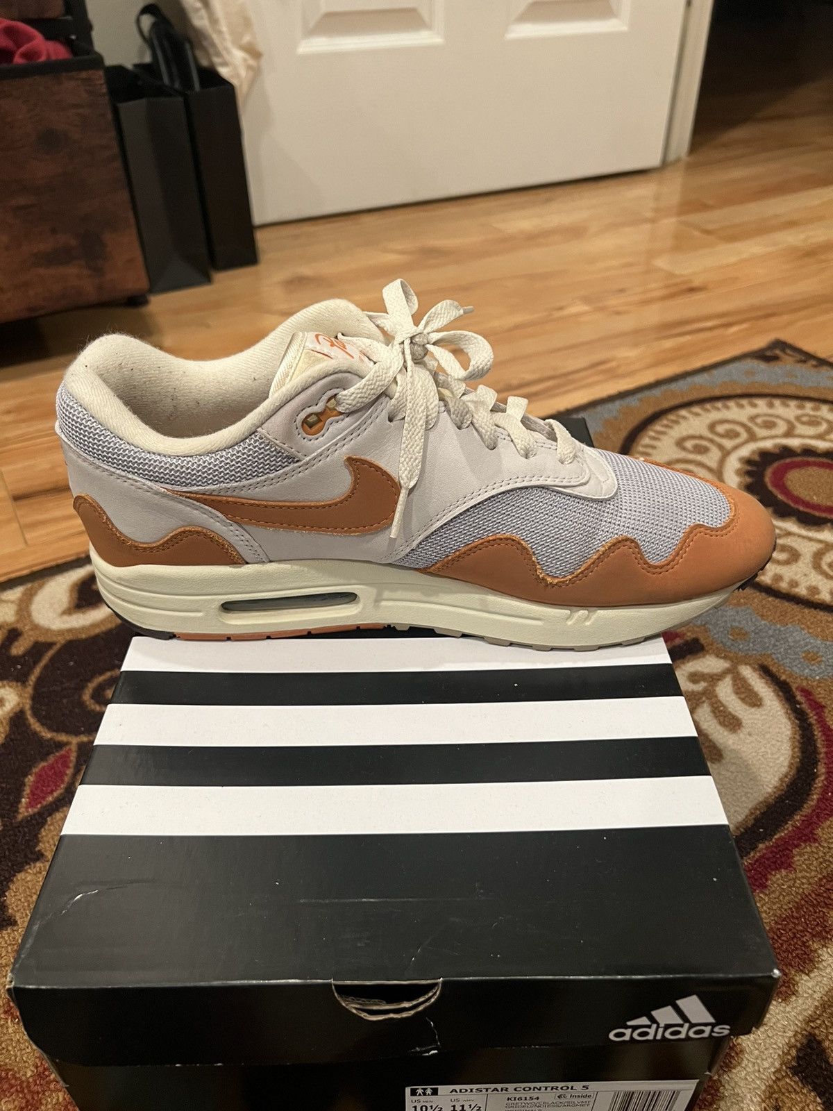 Nike × Patta Air Max 1 Waves Monarch Size US 11 / EU 44 - 4 Thumbnail