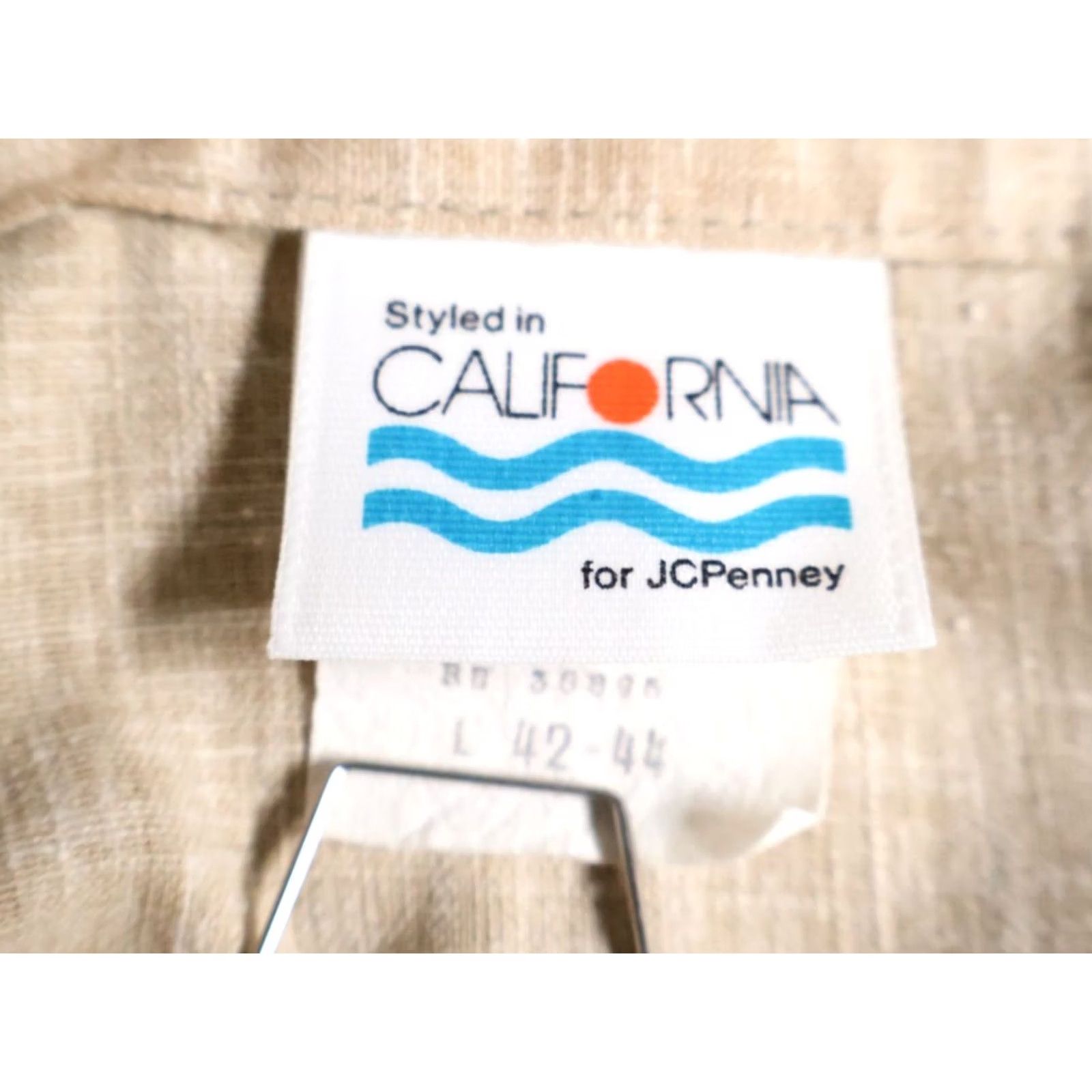 JCPenney VTG J. C. Penney Zip Shirt Mens Large Beige 70s Style California Styled in California Pullover? No, it's a zip-up button-front shirt. Size US L / EU 52-54 / 3 - 3 Thumbnail