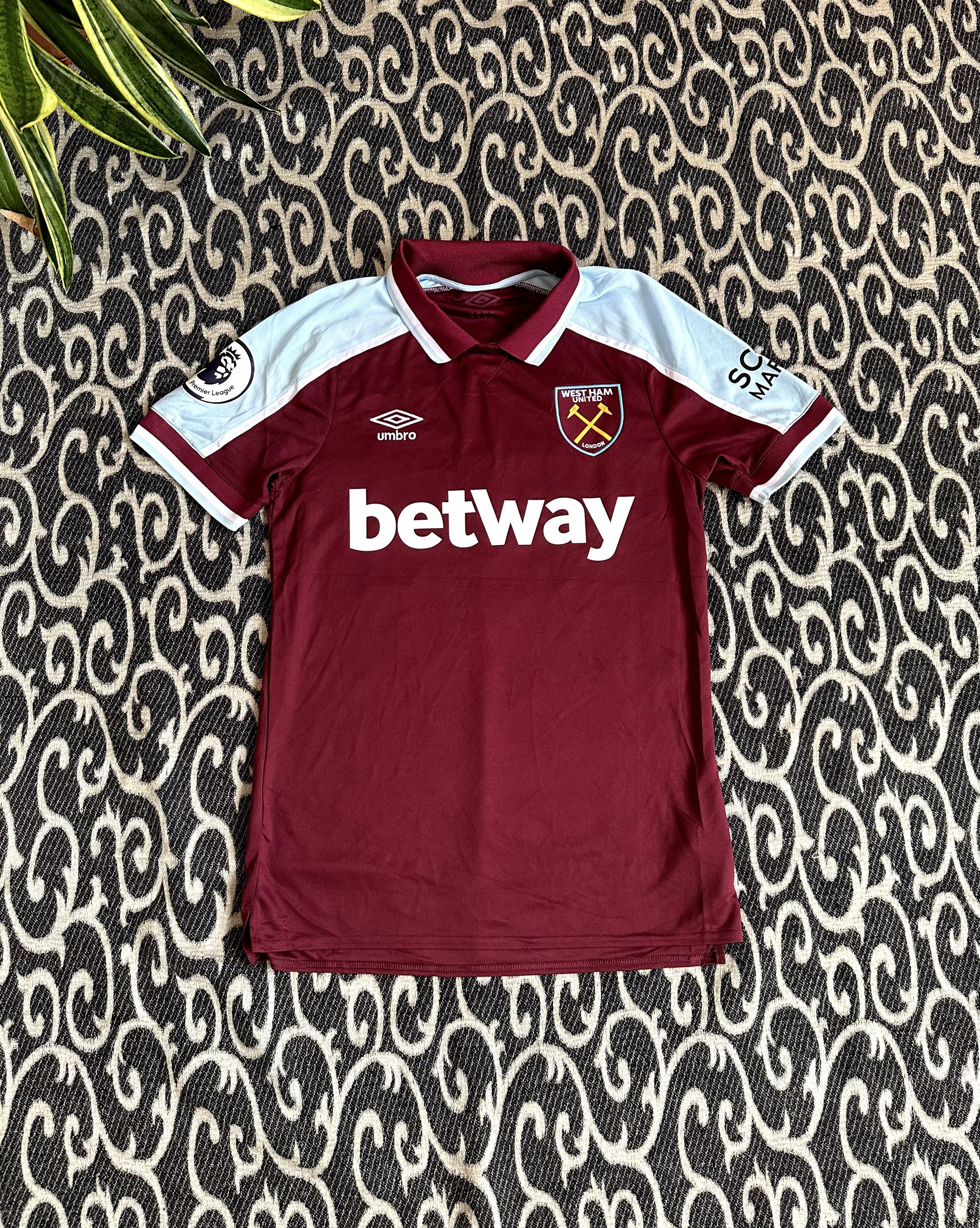 Umbro Umbro West Ham Football Jersey Streetwear Size US S / EU 44-46 / 1 - 1 Thumbnail