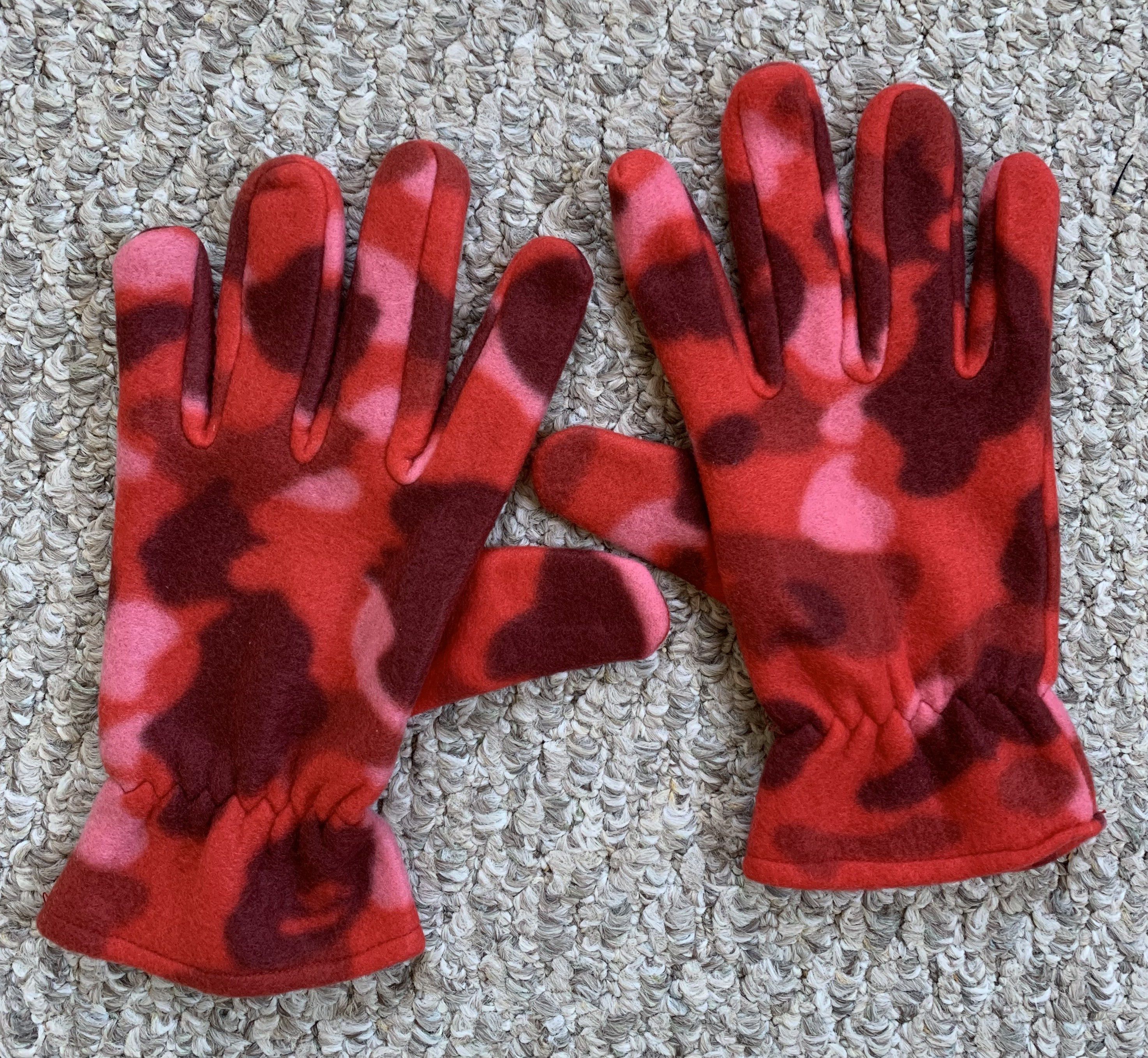 Bape NEW Bape Red Camo Fleece Gloves Size ONE SIZE - 1 Thumbnail