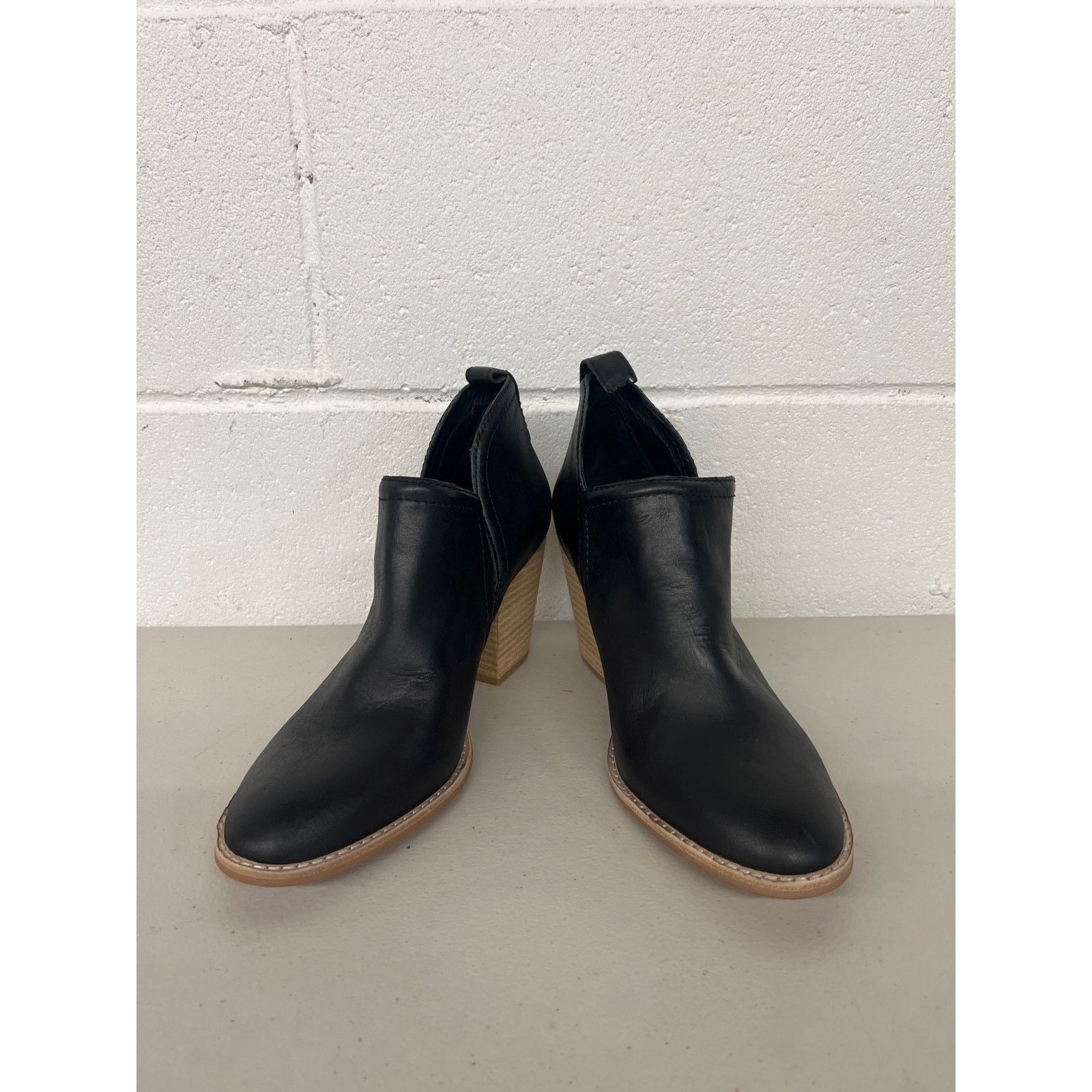 Jeffrey Campbell Jeffrey Campbell sz 8.5 black booties pull on leather chunky Size US 8.5 / IT 38.5 - 3 Thumbnail