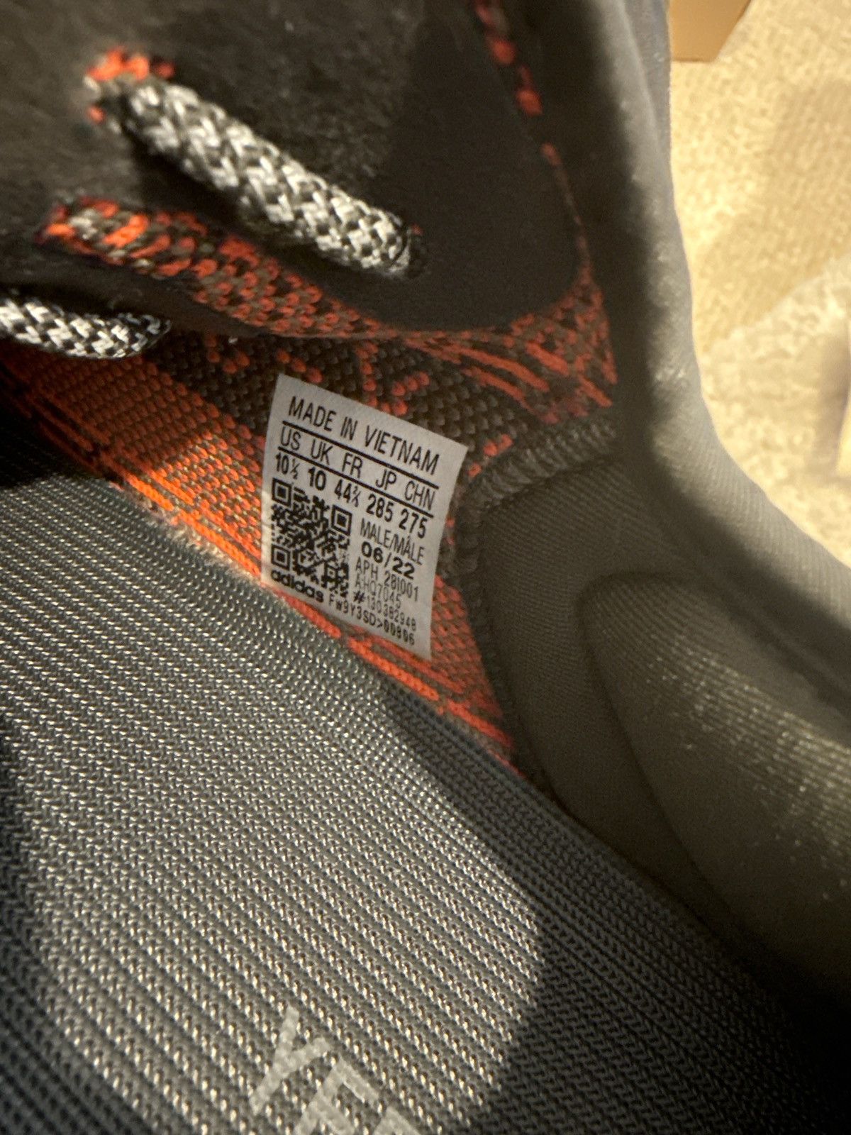 Adidas × Hypebeast × Kanye West Yeezy Boost 350 V2 Carbon Beluga Size US 10.5 / EU 43-44 - 6 Thumbnail