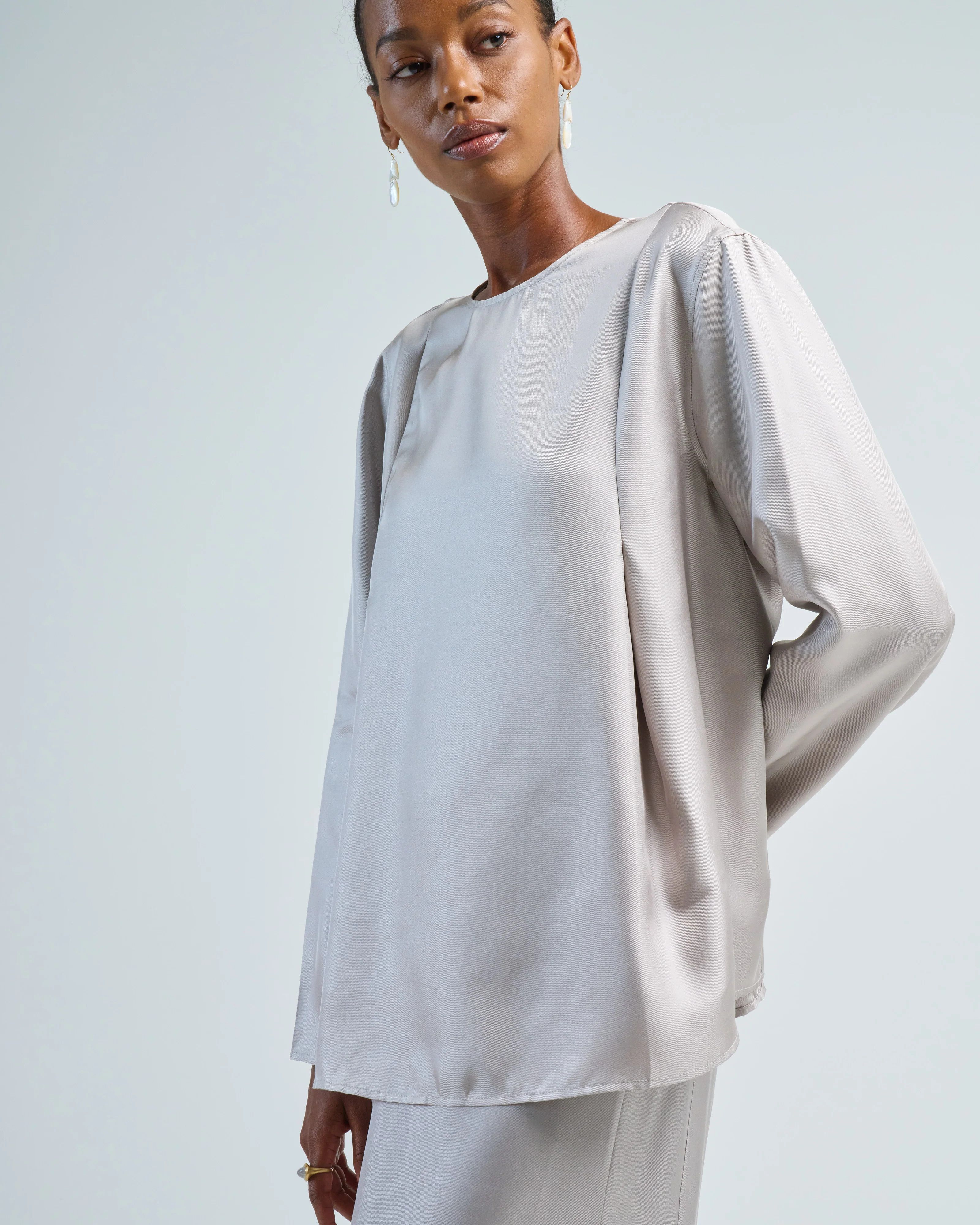 Loulou de Saison o1s22i1n1024 Silk Adalyn Blouse in Grey Size M / US 6-8 / IT 42-44 - 4 Thumbnail