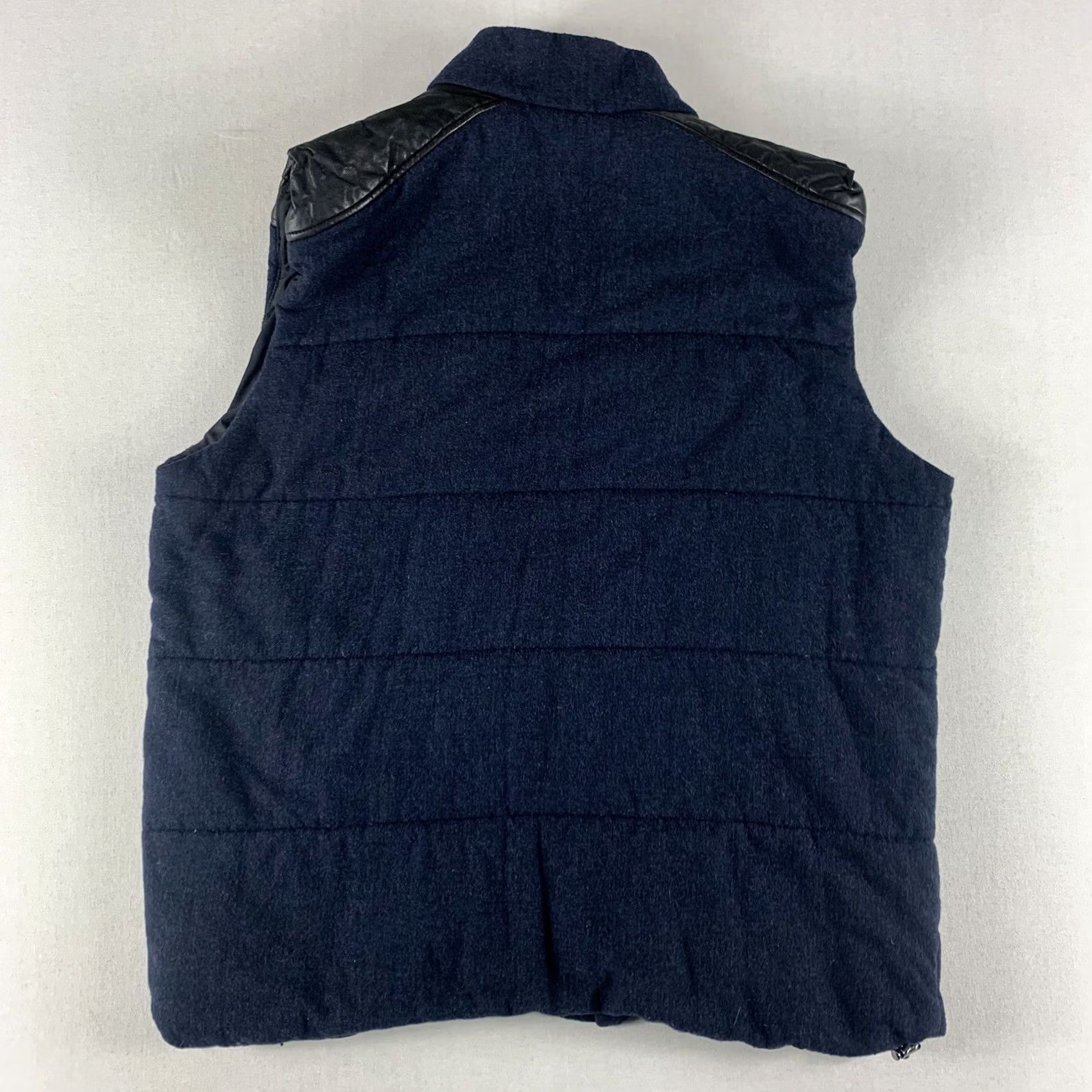 Vince Vince Puffer Vest Jacket Women XL Blue Leather Shoulder Patches (Missing Zipper) Vintage? Size XL / US 12-14 / IT 48-50 - 6 Thumbnail