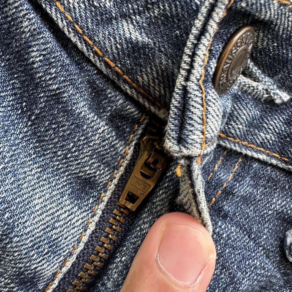 Levi's Vintage Levi’s 517 FLARE Distressed Faded Denim Jean Pant Size US 32 / EU 48 - 4 Thumbnail