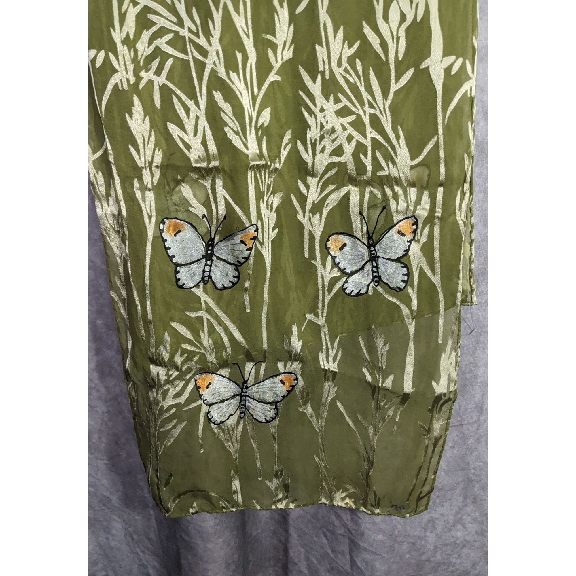 Handmade Vintage Handmade Cottagecore Green Silk Scarf With Hand-Pain Size ONE SIZE - 6 Thumbnail