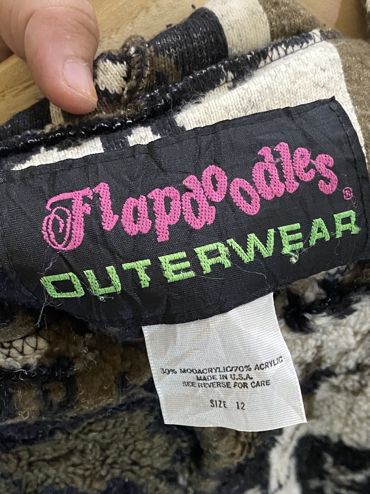 Japanese Brand × Vintage Printed Fleece Hoodie by Flapaoodles Outerwear Size US S / EU 44-46 / 1 - 10 Thumbnail