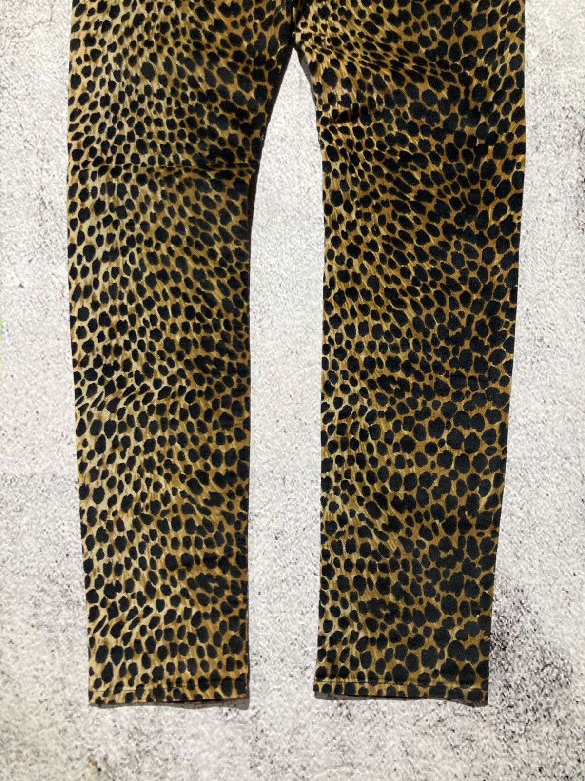 Japanese Brand 2000s Loaf Leopard Motif Waxed Slim Fit Pants Lgb Style Size US 28 / EU 44 - 13 Thumbnail