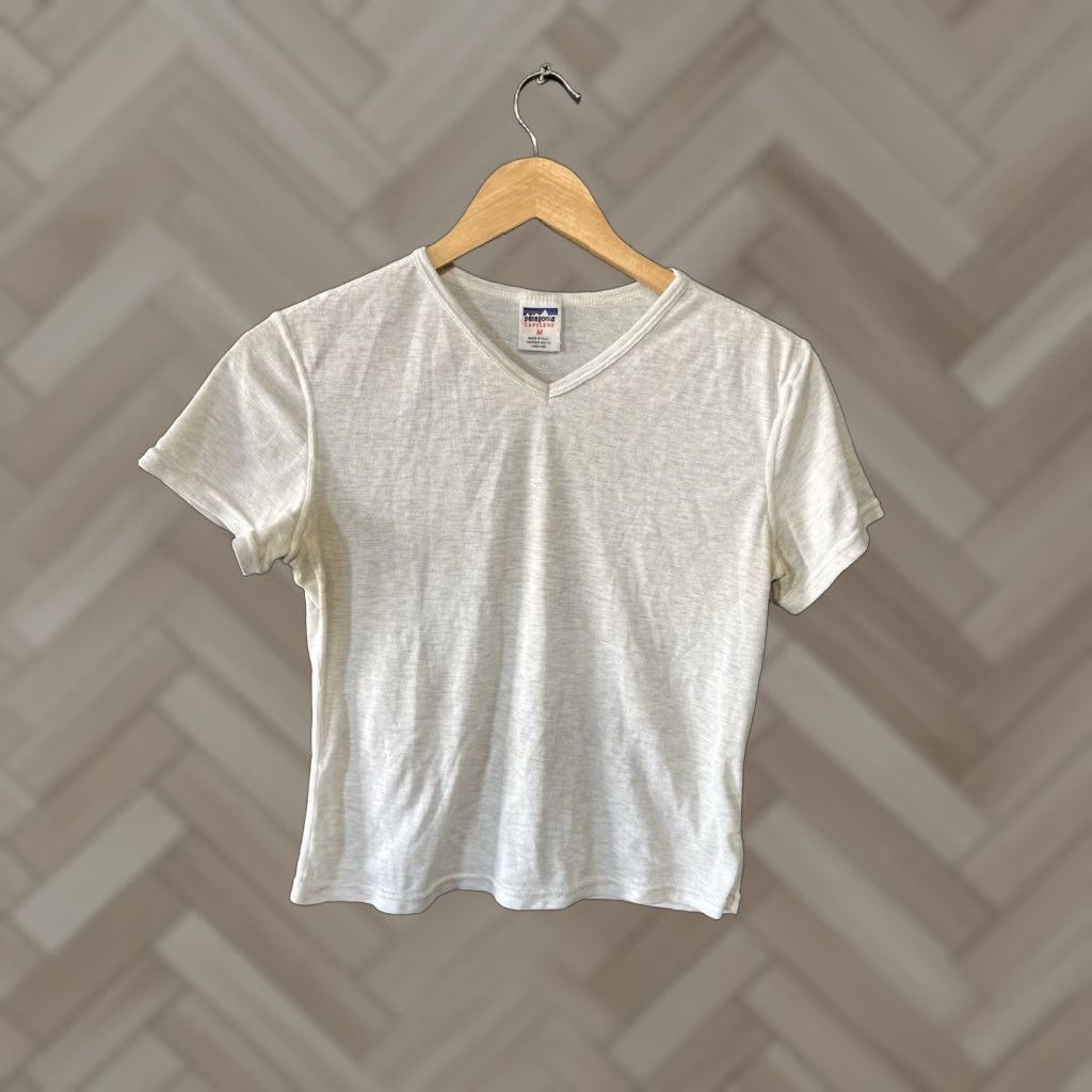 Patagonia Patagonia Capilene Womens Gray Short Sleeve V-Neck Knit T-Shirt Medium Size M / US 6-8 / IT 42-44 - 1 Thumbnail