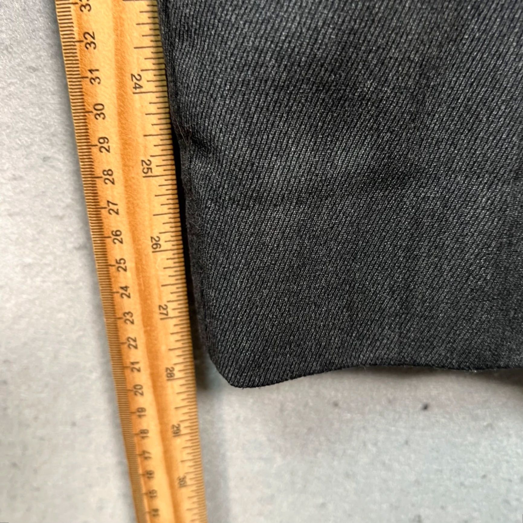 Tailorbyrd Tailorbyrd Mens Wool Blend Dress Pants 33 x 28 Charcoal Gray Flat Front 7/10 Gray Tailorbyrd Pants Mens 33x28 Dress Pants Size US 33 - 7 Thumbnail