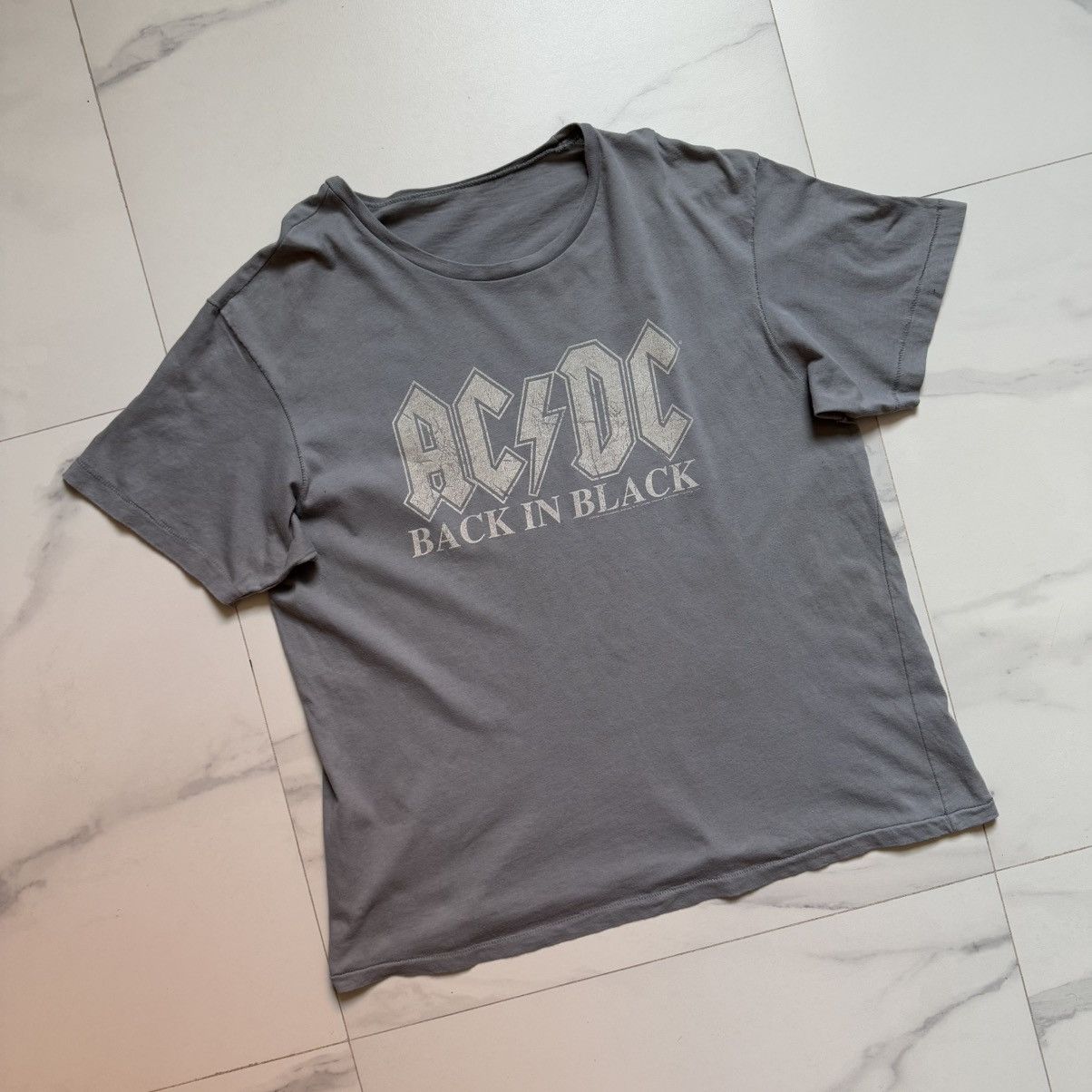 AC/DC × Band Tees × Vintage Vintage ‘06 AC/DC Back In Black T-Shirt Size US XL / EU 56 / 4 - 3 Thumbnail