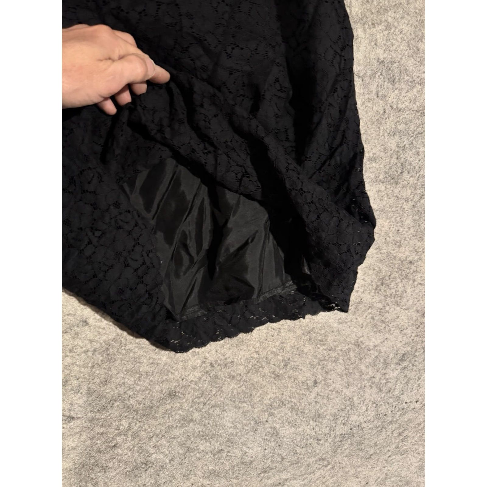 Banana Republic VINTAGE Banana Republic Skirt Size 6 Lace Feminine Coquette Office Romantic Y2K Black Knee Length Pencil Women Mens? Size 28" / US 6 / IT 42 - 2 Thumbnail
