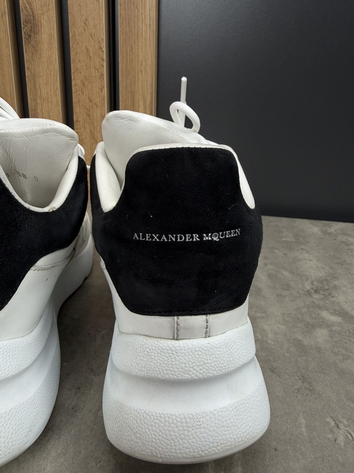 Alexander McQueen Alexander McQueen Oversized White Leather Sneakers Size 38 Size US 8 / IT 38 - 6 Thumbnail