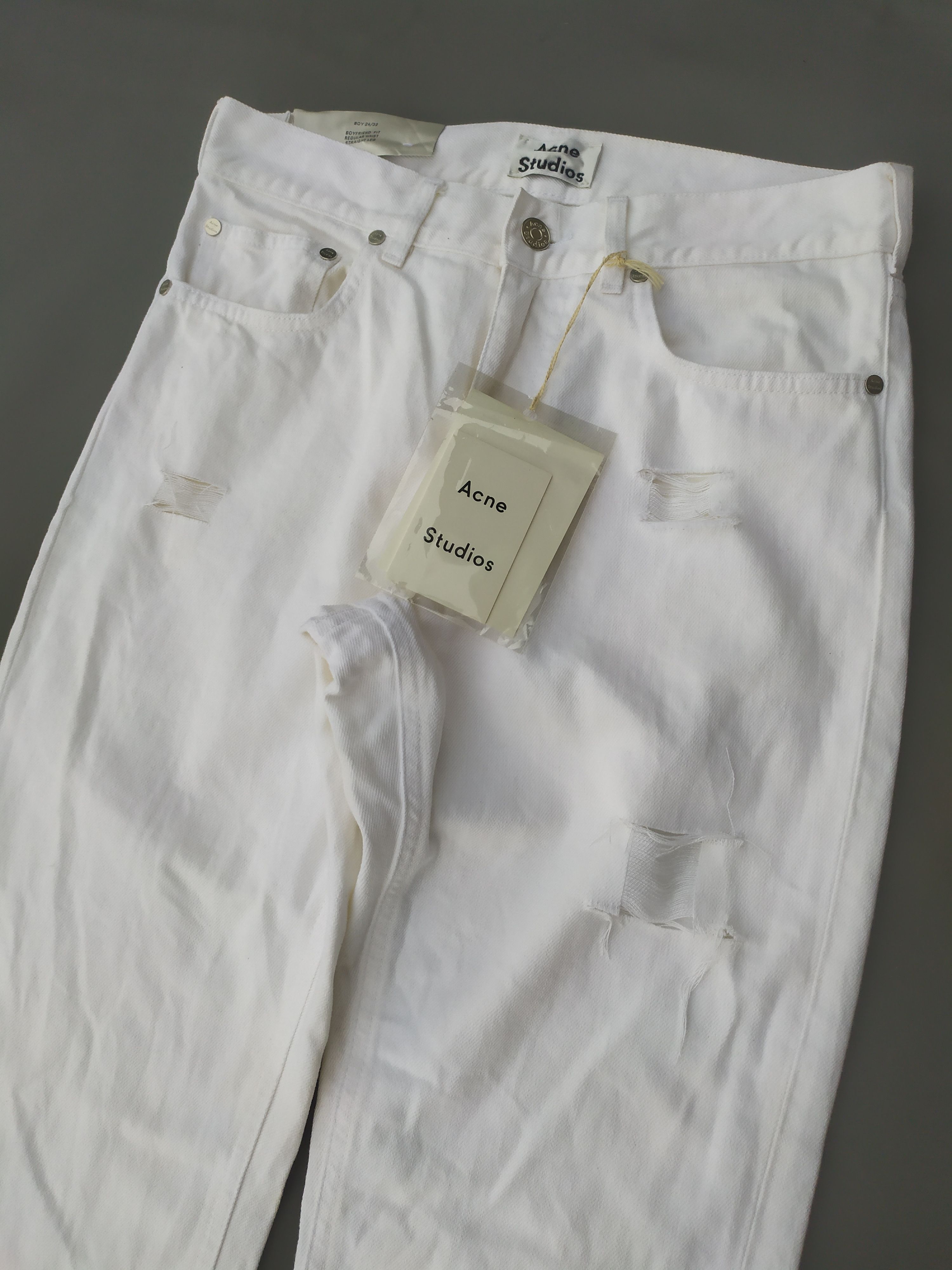 Acne Studios Acne Studios Boy White Distressed Jeans Size US 29 - 2 Thumbnail