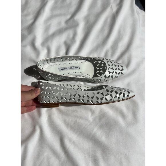Manolo Blahnik Manolo Blahnik Gelista Perforated Flat in White‎ Geometric F Size US 5.5 / IT 35.5 - 2 Thumbnail