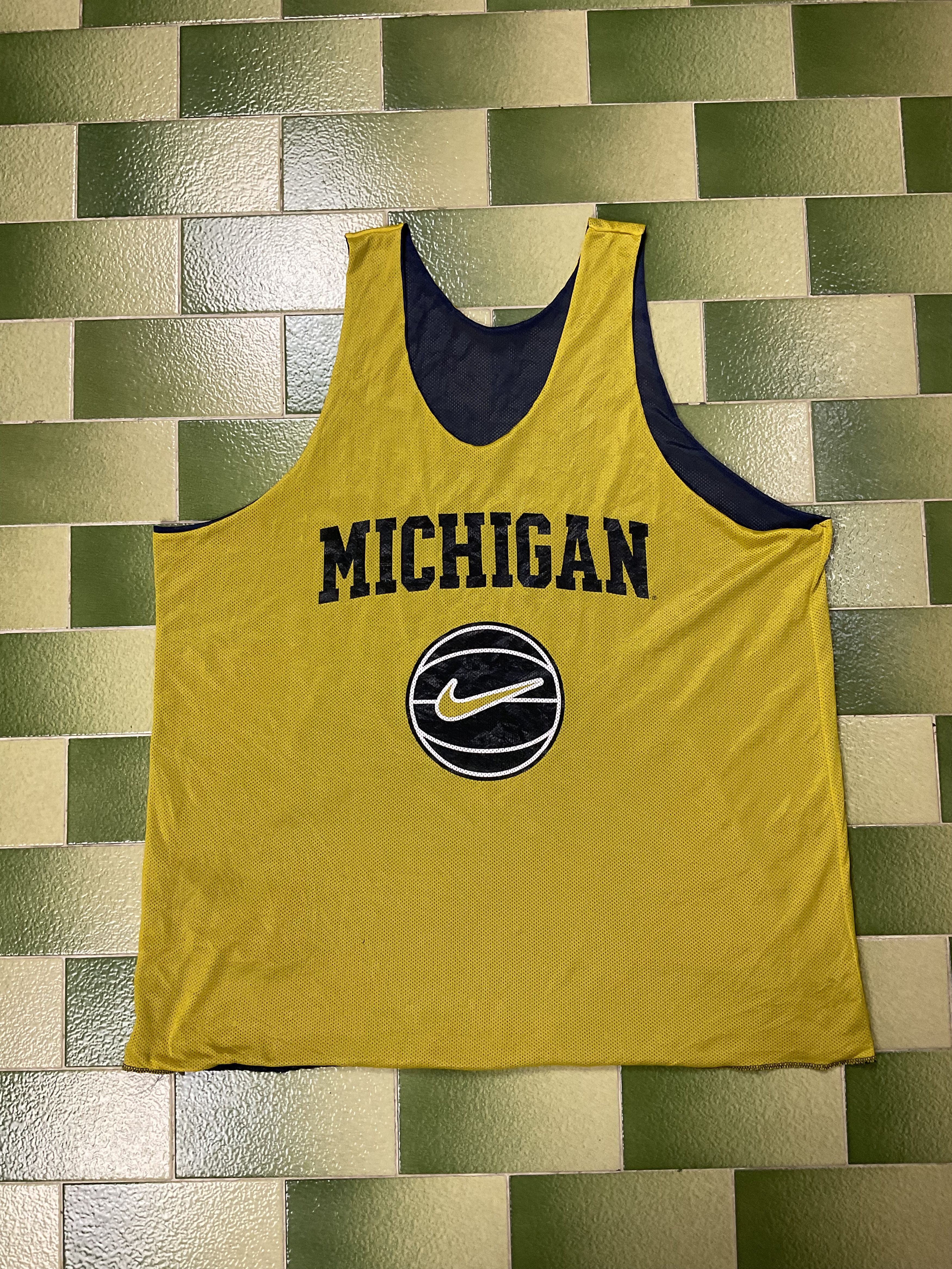 NBA Vintage 90s Reversible Wolverines Basketball Practice Jersey Size US XL / EU 56 / 4 - 3 Thumbnail