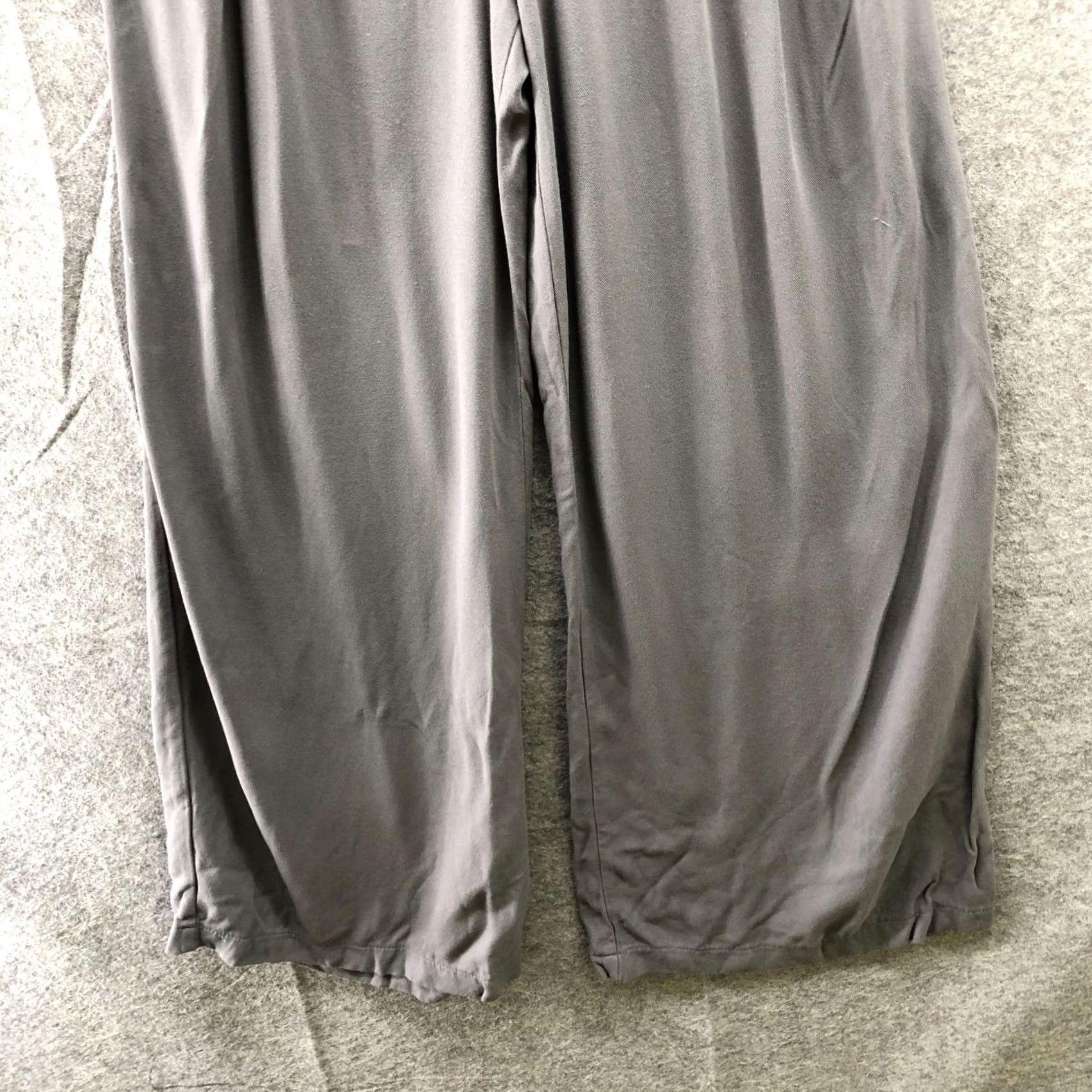 Asos VINTAGE? No — ASOS High Rise Wide Leg Pants Womens 0 Gray Rayon Pleated Front Pull On Pants Size 25" / US 0 / IT 36 - 4 Thumbnail