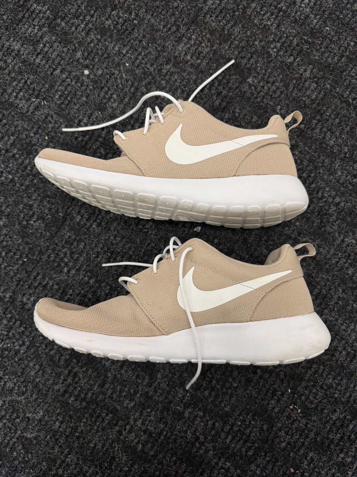 Nike Nike Roshe One 'Sand' Size US 9.5 / EU 42-43 - 2 Thumbnail