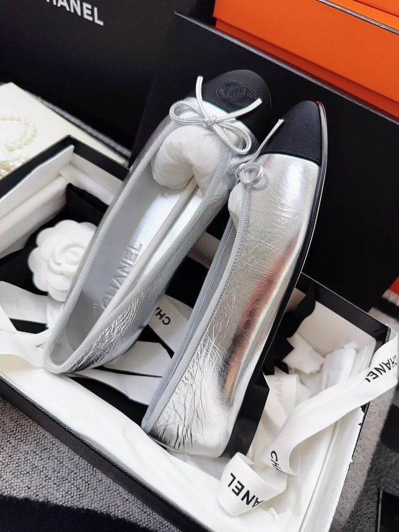 Chanel Chanel Silver and Black Ballet Flats Size US 8 / IT 38 - 3 Thumbnail