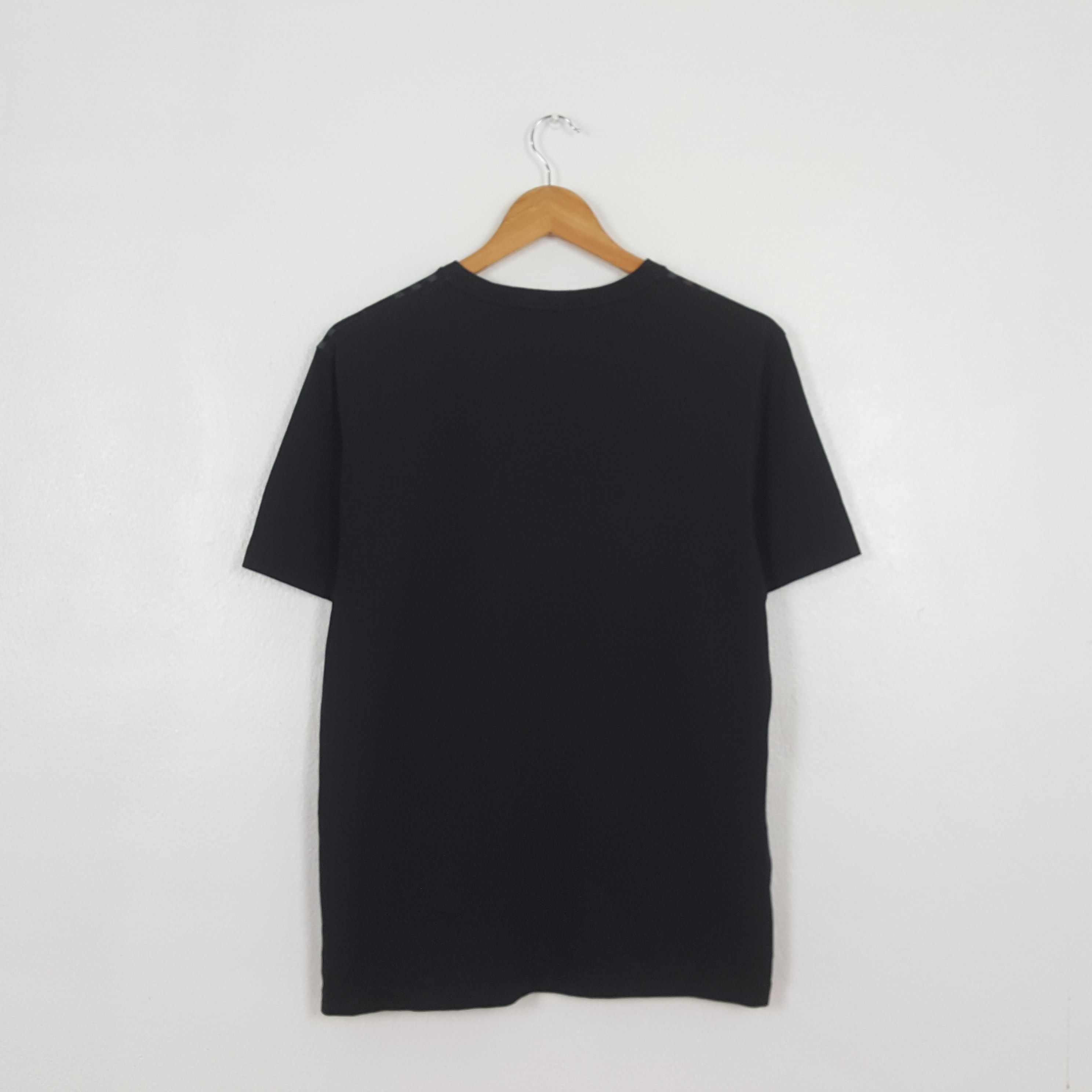 Burberry Vintage Burberry London Fashion Brand T-Shirt C312N65 Size US L / EU 52-54 / 3 - 3 Thumbnail