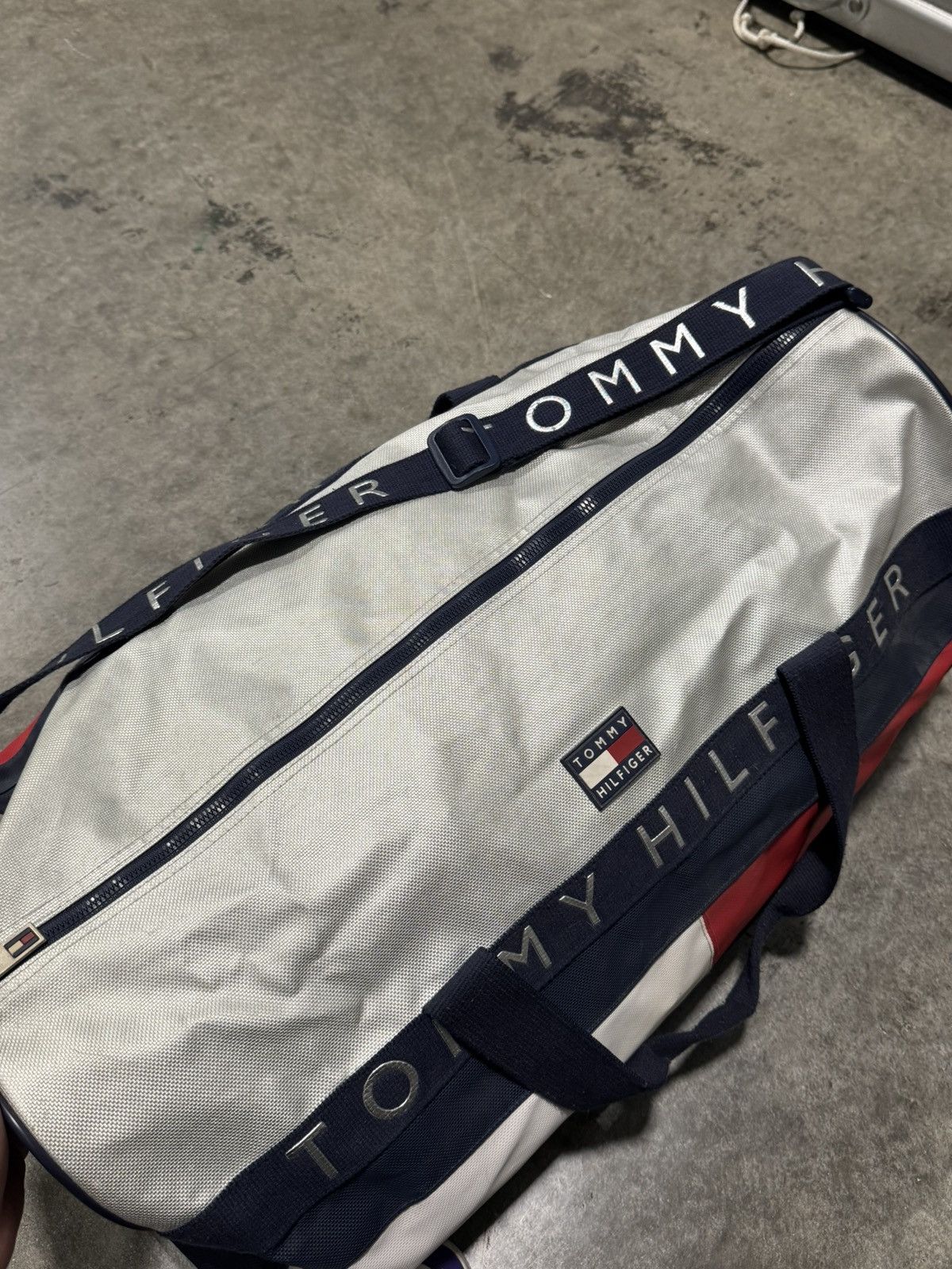 Tommy Hilfiger 90s Vintage Tommy Hilfiger Big Flag Duffle Bag Size ONE SIZE - 2 Thumbnail