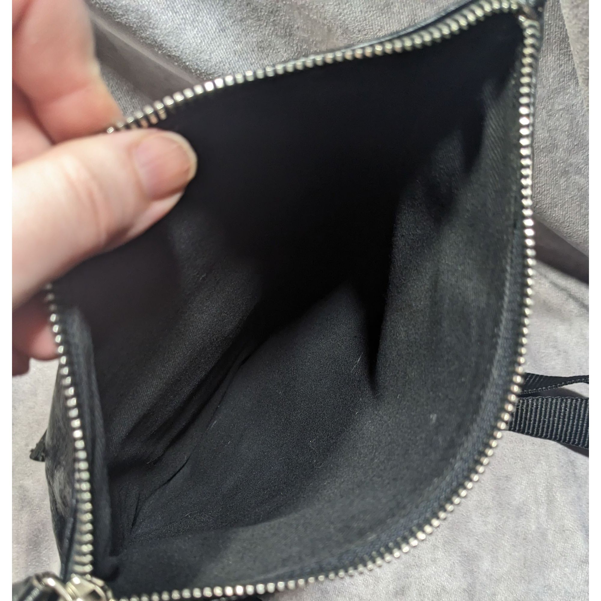 Other Vintage Designer Italian Leather Black Crossbody Bag Size ONE SIZE - 7 Thumbnail