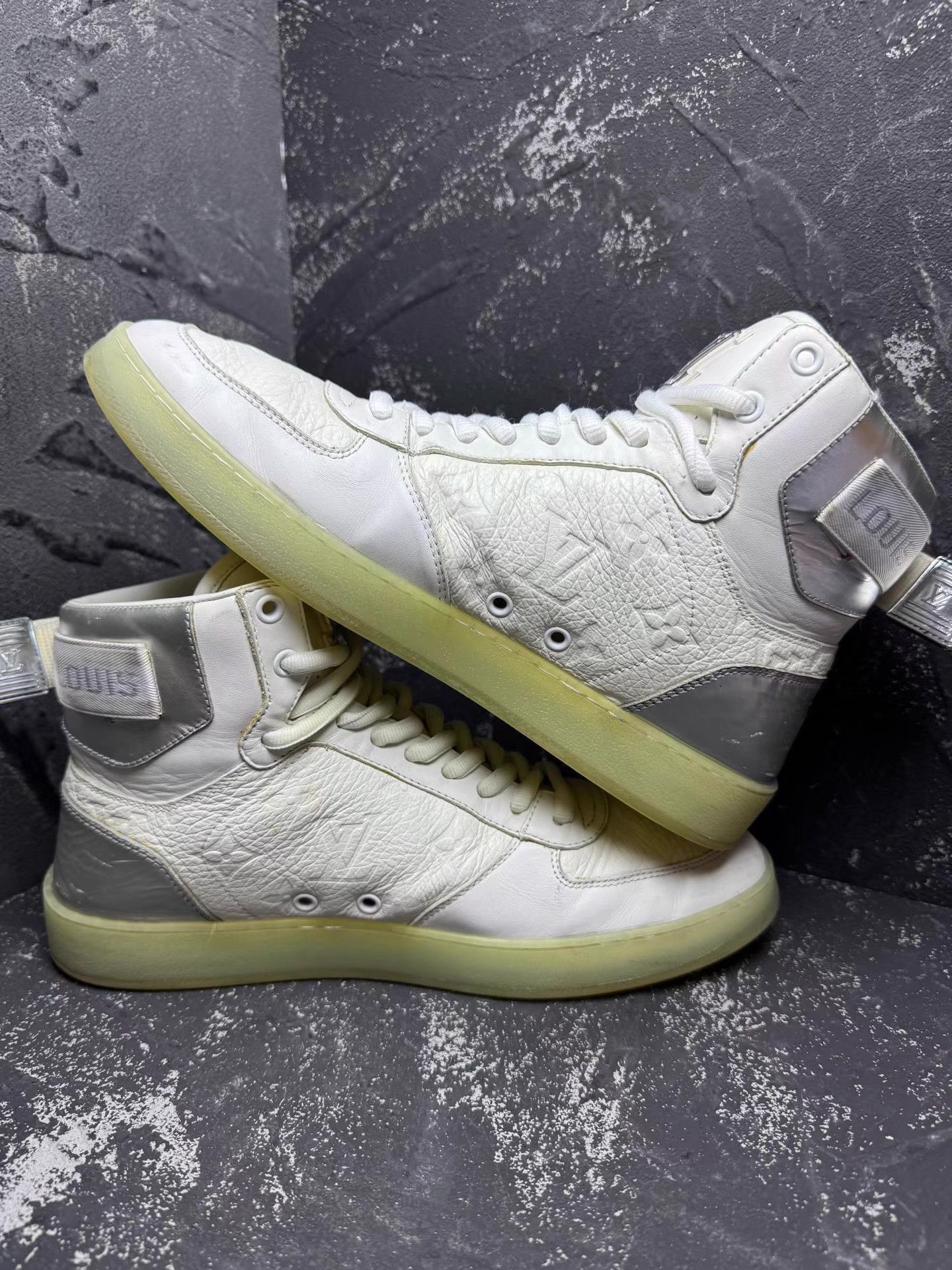 Louis Vuitton LV Rivoli High-Top Sneakers in Silver & White Q10 Size US 7.5 / EU 40-41 - 5 Thumbnail