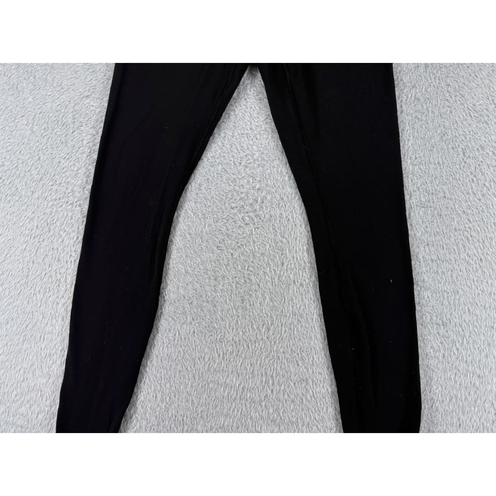 Lululemon Lululemon Wunder Under Pant Womens 6 Black 31" Inseam Yoga Activewear Pants Pockets Zip Pocket Nylon Blended Fabric Read Size 28" / US 6 / IT 42 - 3 Thumbnail
