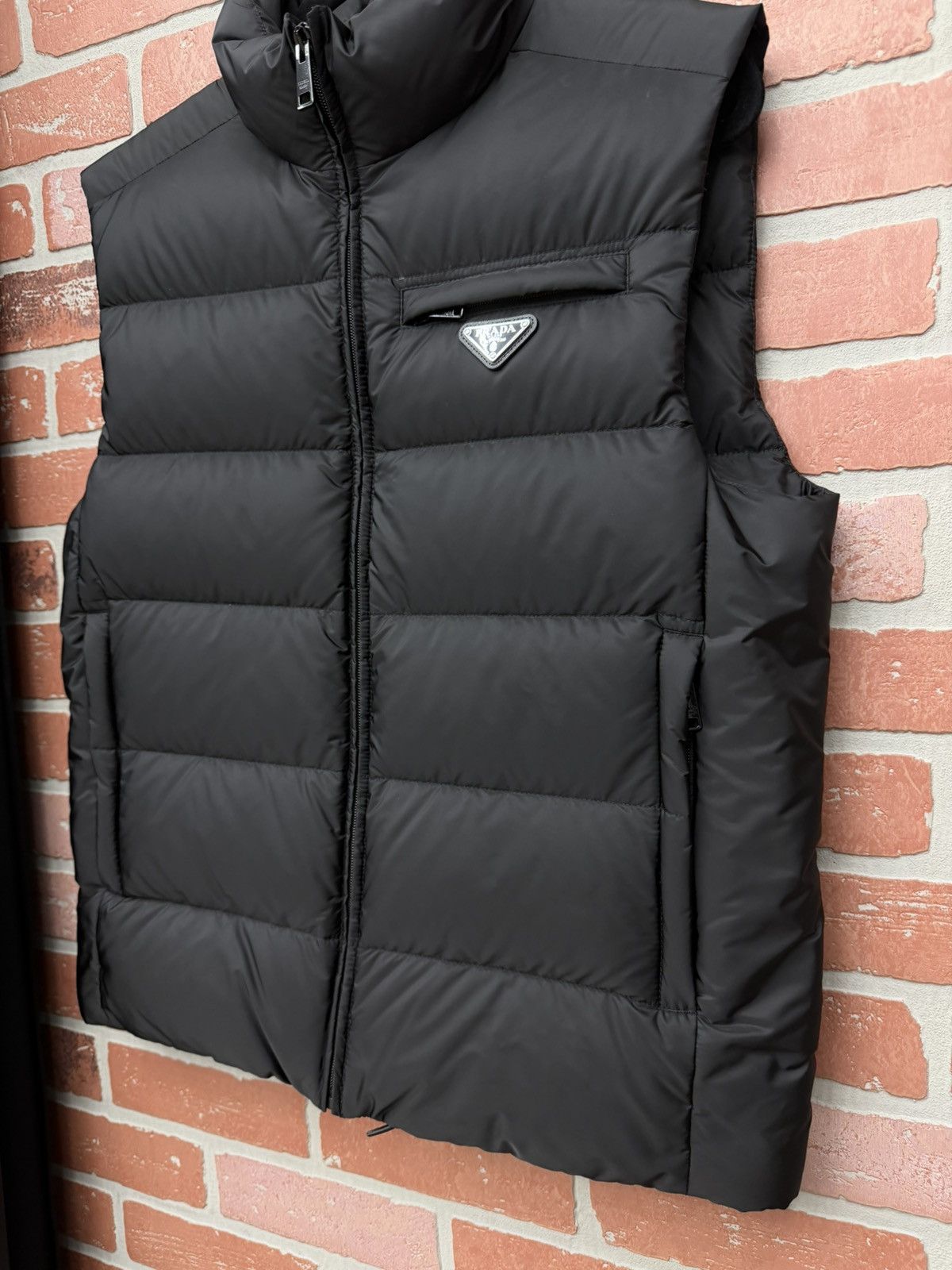 Prada Size M/48 - Prada Padded Re-Nylon Vest Size US M / EU 48-50 / 2 - 3 Thumbnail