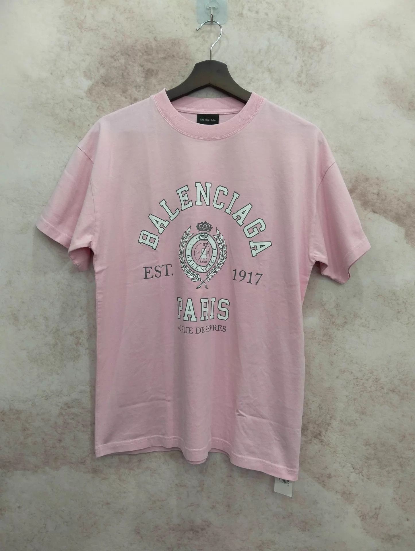 Balenciaga Balenciaga Women's Pink Logo Print Crewneck SS Tee M Size M / US 6-8 / IT 42-44 - 1 Thumbnail