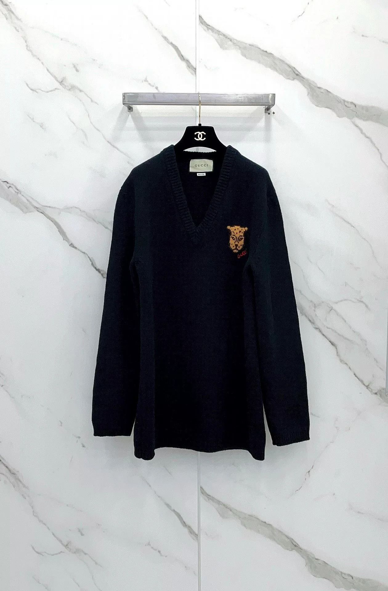 Gucci Gucci Leopard Embroidery Wool V-Neck Sweater Size US S / EU 44-46 / 1 - 1 Thumbnail