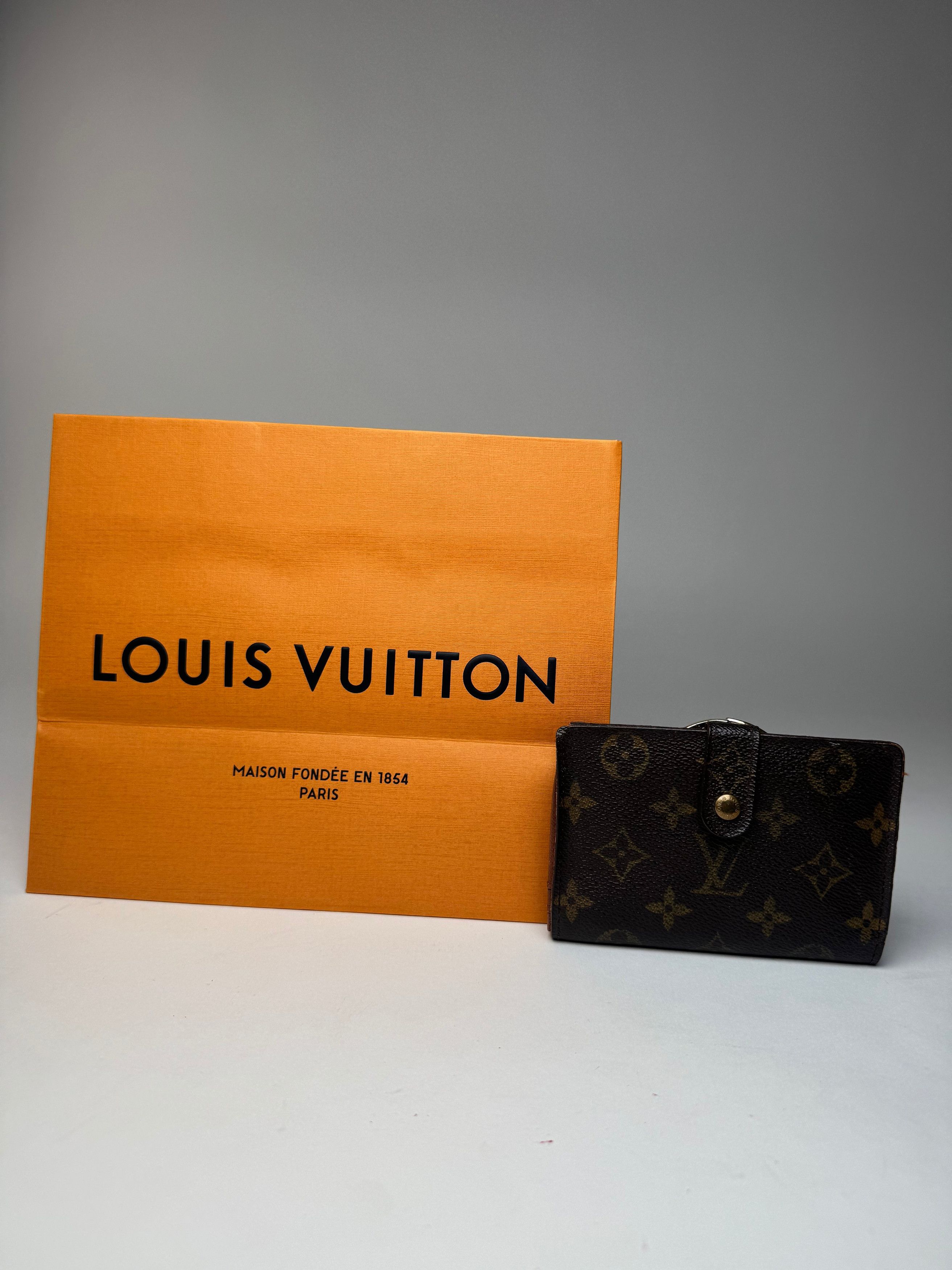 Louis Vuitton Vintage Leather Monogram Wallet Brown Size ONE SIZE - 1 Thumbnail