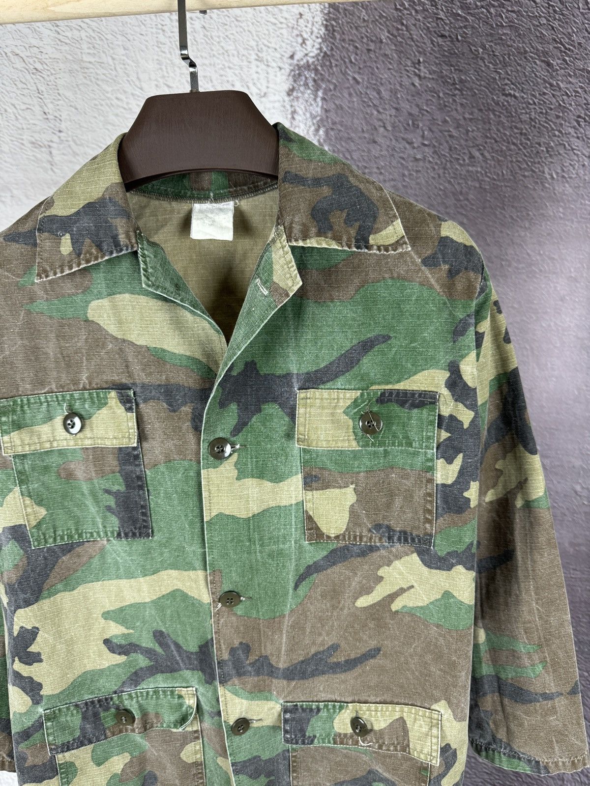 Vintage Military vintage 80s woodland us army camouflage shirt Size US S / EU 44-46 / 1 - 6 Thumbnail