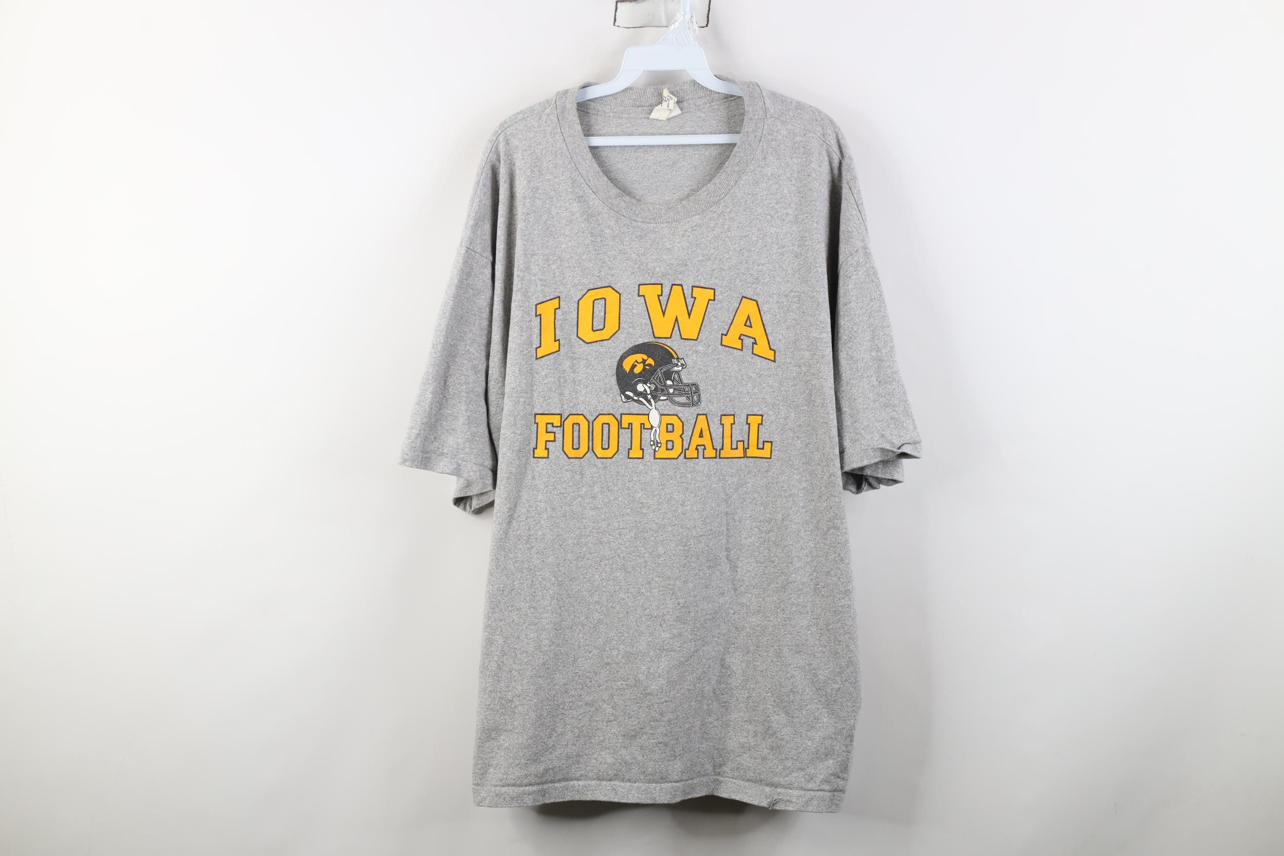 Vintage Vintage 90s University of Iowa Football Heavyweight T-Shirt Size US XXL / EU 58 / 5 - 1 Thumbnail