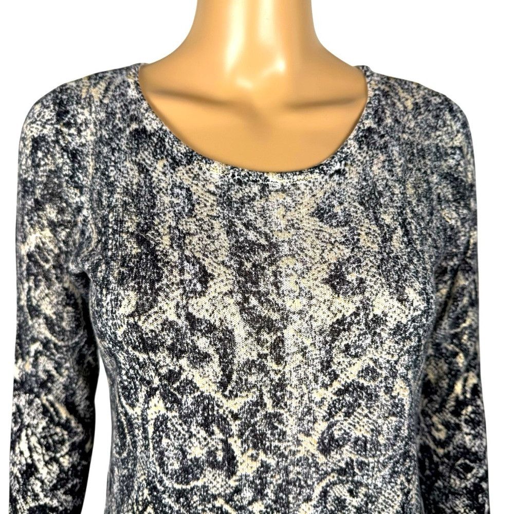 Chicos Chico's Round Neck Long Sleeve Lace Print Knit Sweater Size Size M / US 6-8 / IT 42-44 - 2 Thumbnail
