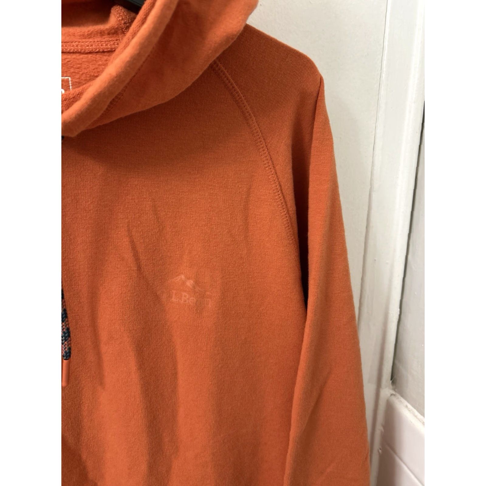 Vintage L.L.Bean Hoodie Mens M Orange Pullover Hooded Sweatshirt 514927 Comfort Camp Slightly Fitted Kangaroo Pocket Regular Length 27” 22” Pit to Pit Size US M / EU 48-50 / 2 - 4 Thumbnail
