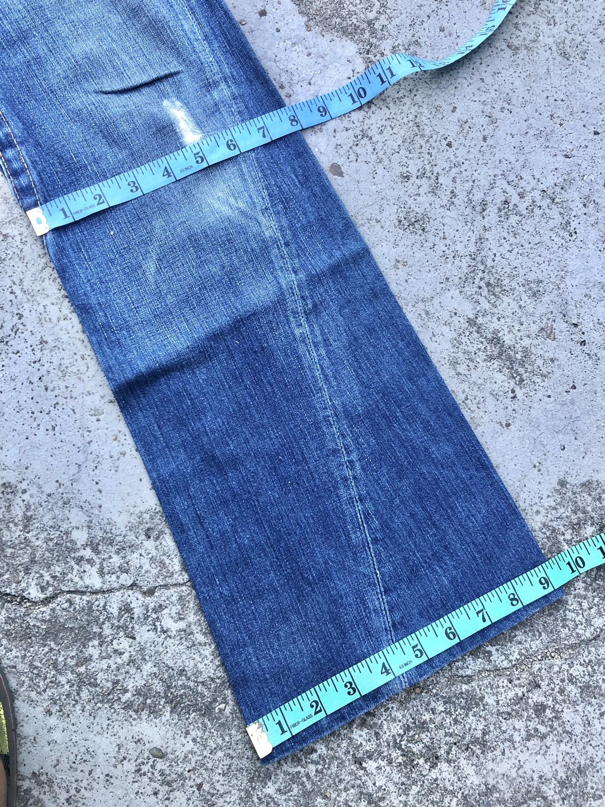 True Religion FLARED TWIST WASHED BLUE DENIM Size 28" / US 6 / IT 42 - 6 Thumbnail