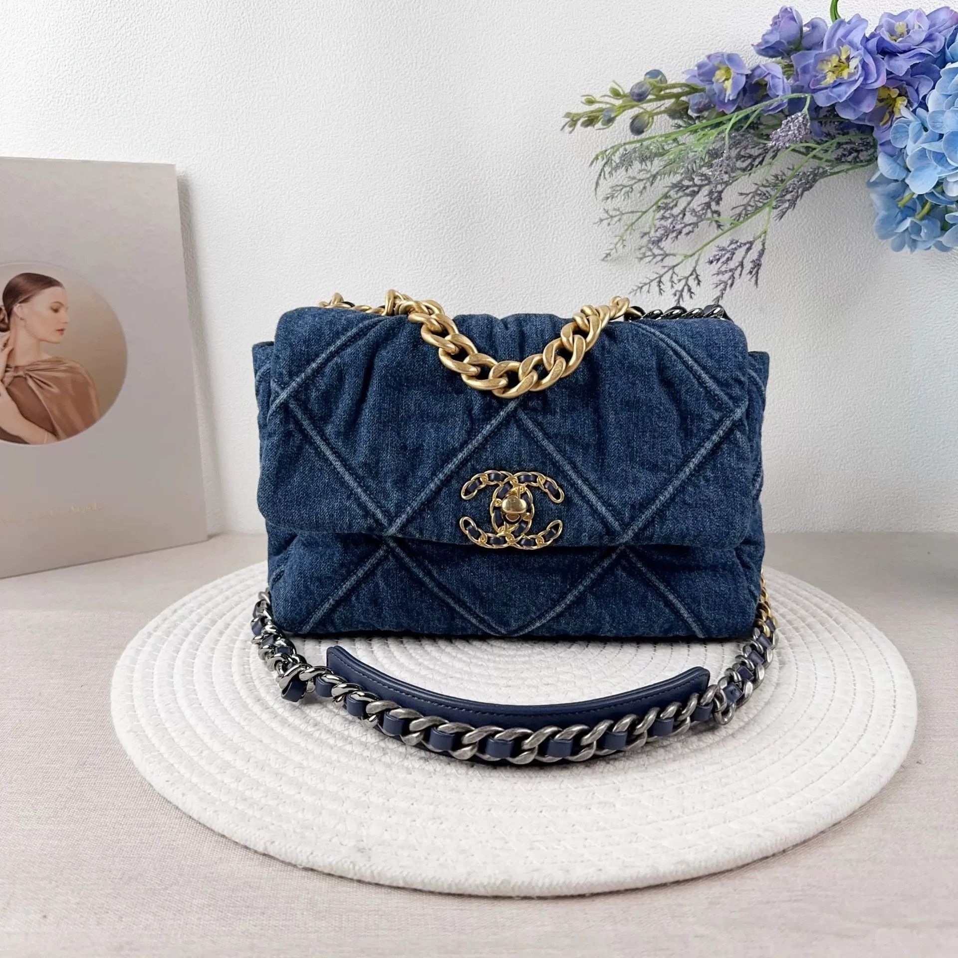 Chanel Pre-loved Bag Very good condition Size ONE SIZE - 1 Thumbnail