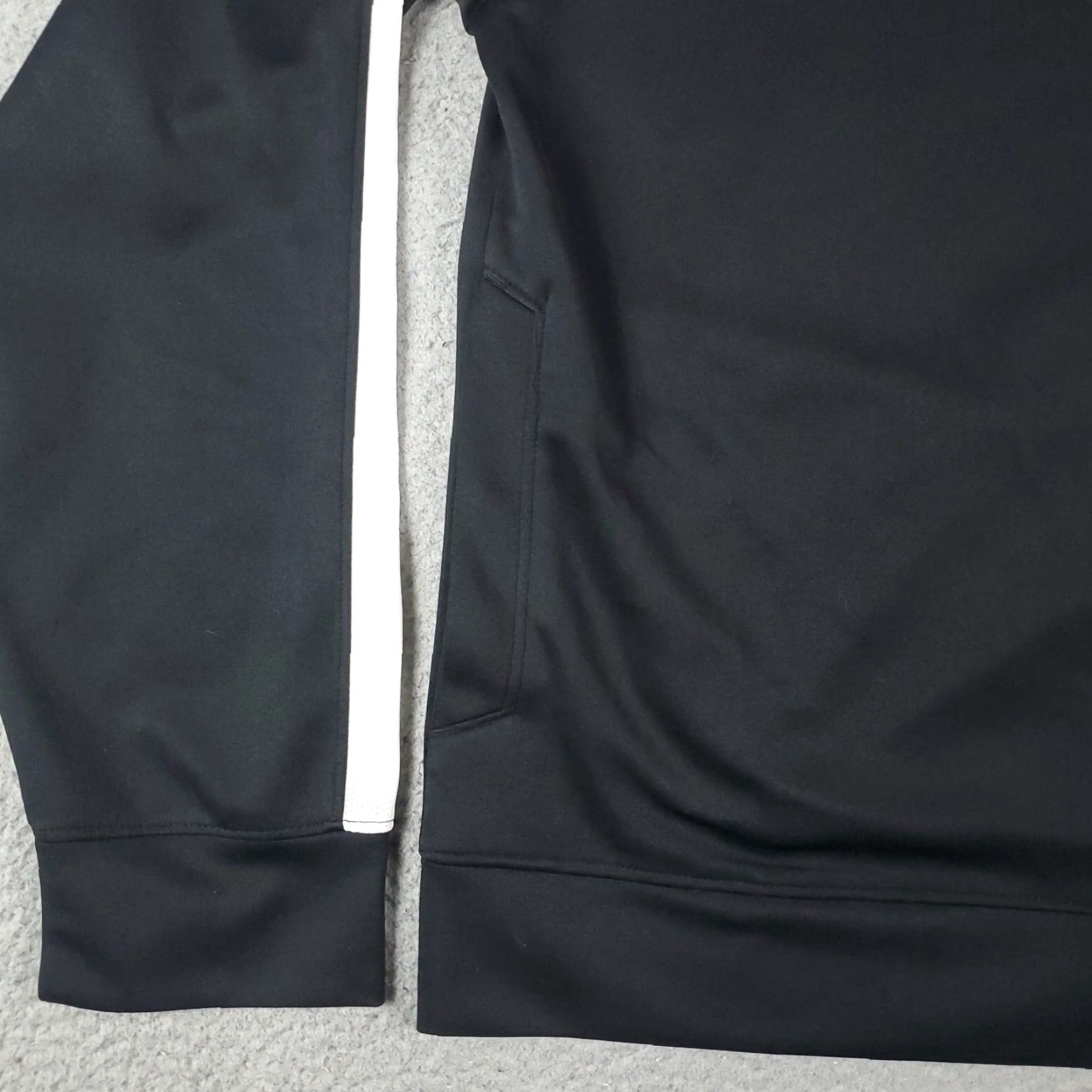 Champion Champion Sweatshirt Mens Large Black Full Zip Up Knit Mock Neck Casual logo Zipper Pockets All Seasons Sports 90s? Size US L / EU 52-54 / 3 - 4 Thumbnail