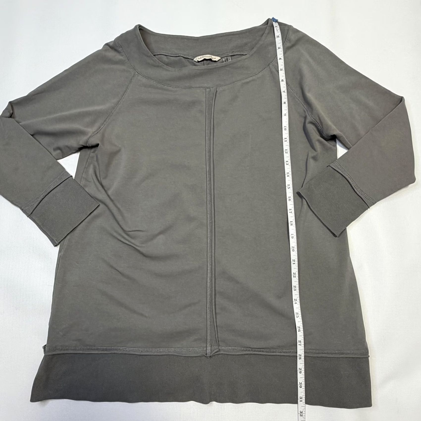 Soft Surroundings Soft Surroundings Tunic Sweatshirt Womens Large Gray Boat Neck Button Hem Shirt Size L / US 10 / IT 46 - 7 Thumbnail