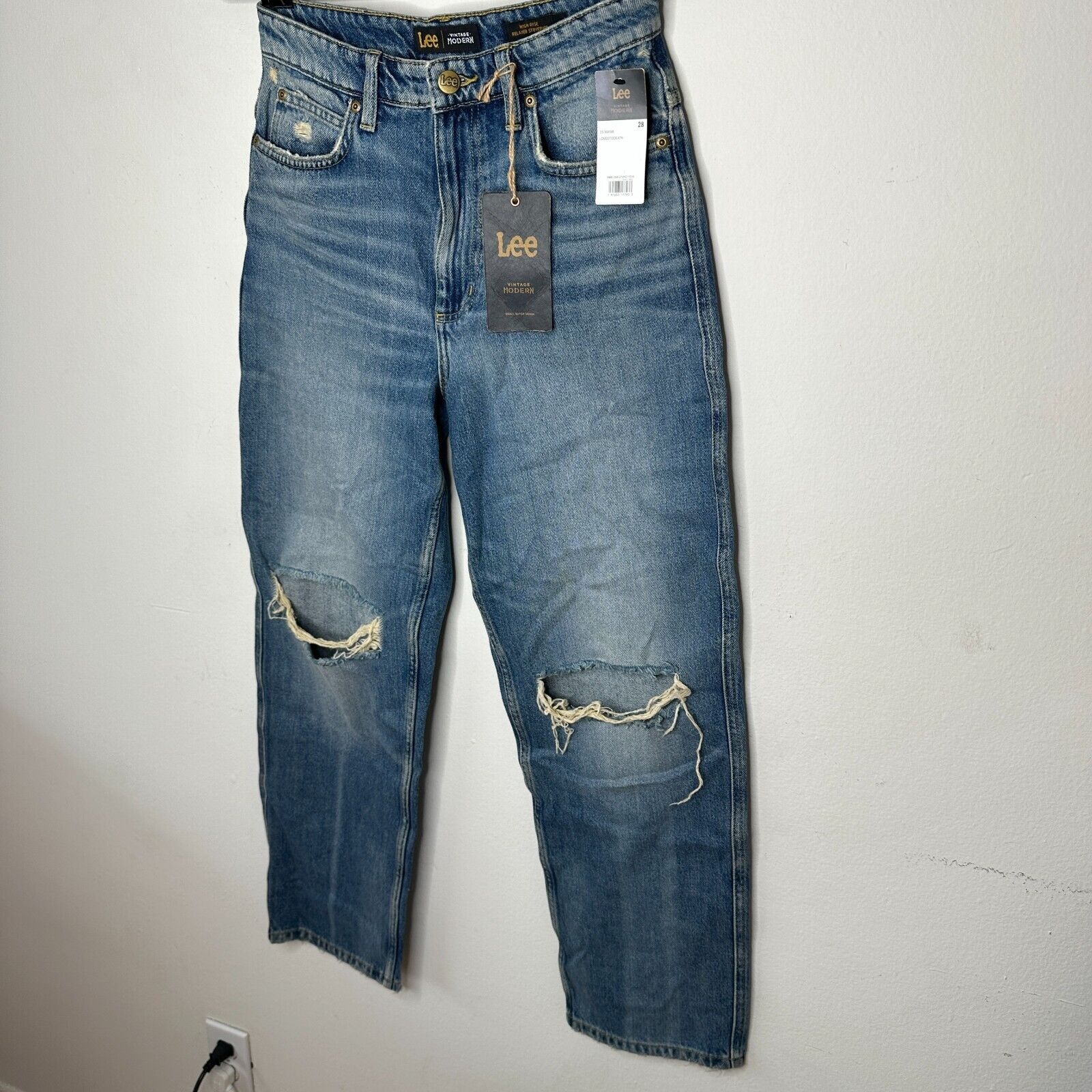 Lee NWT Lee Medium Blue High Rise Stovepipe Distressed Jeans 28 Size 28" / US 6 / IT 42 - 2 Thumbnail