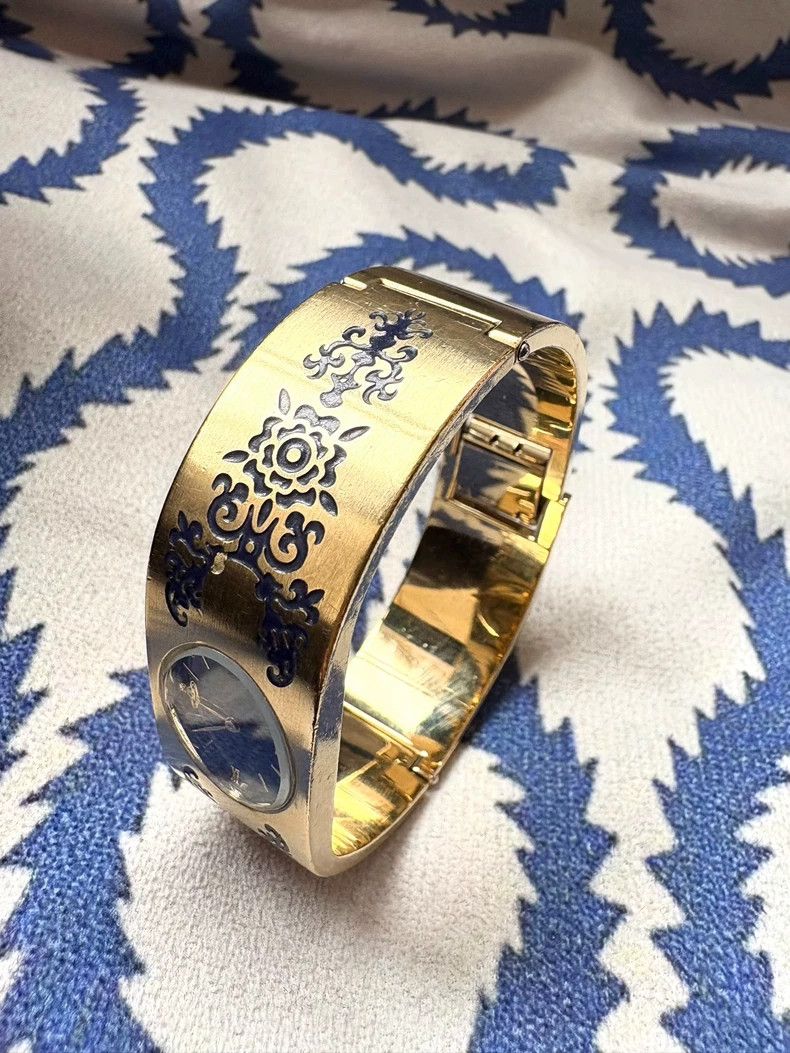 Vivienne Westwood Vivienne Westwood Golden Carved Blue Dial Watch Size ONE SIZE - 6 Thumbnail