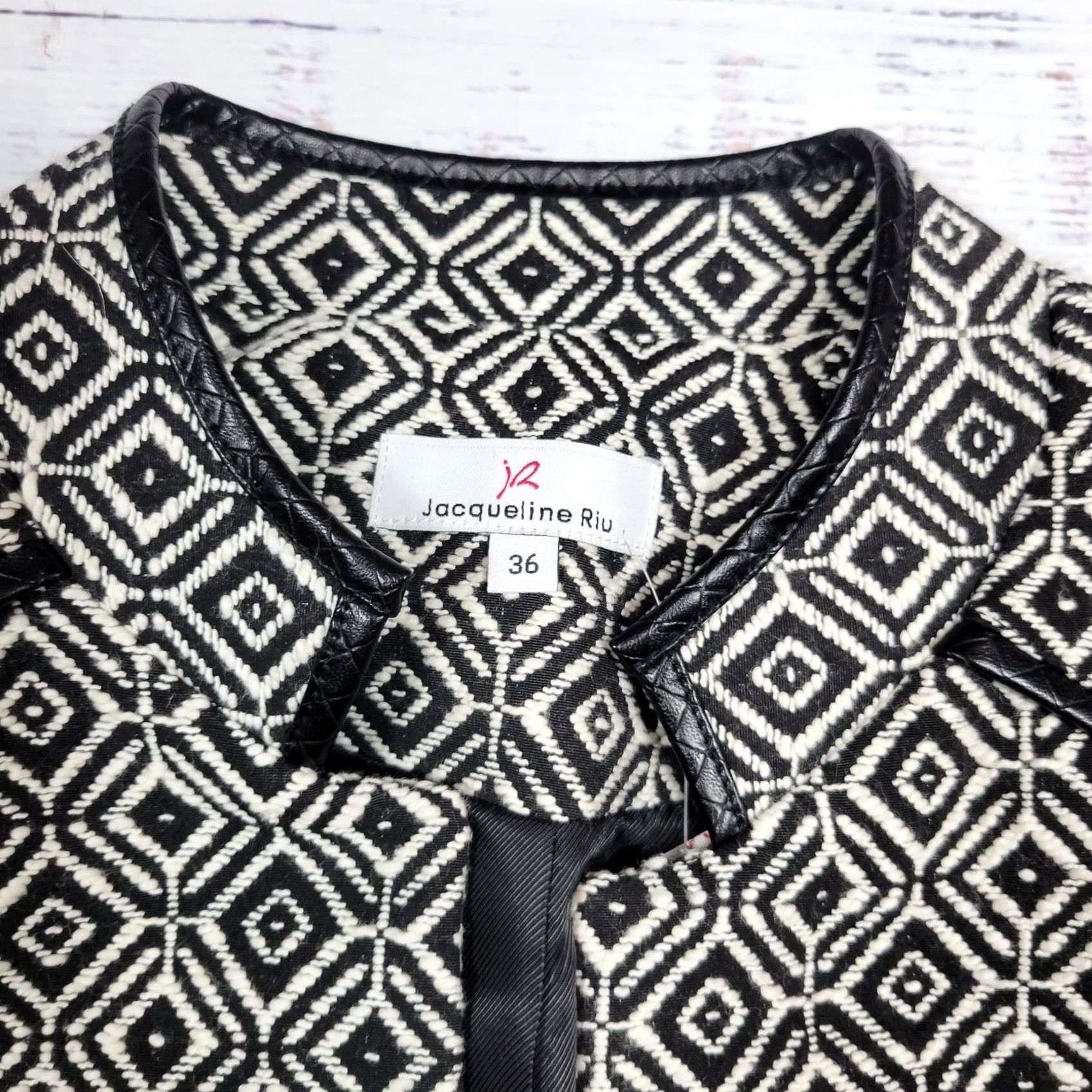 Vintage VINTAGE Jacqueline Riu Tweed Blazer Jacket Open Front Lined Sz 36 Geometric Gray New Blazer Women's 36 Gray Geometric Tweed Jacket Size XS / US 0-2 / IT 36-38 - 5 Thumbnail