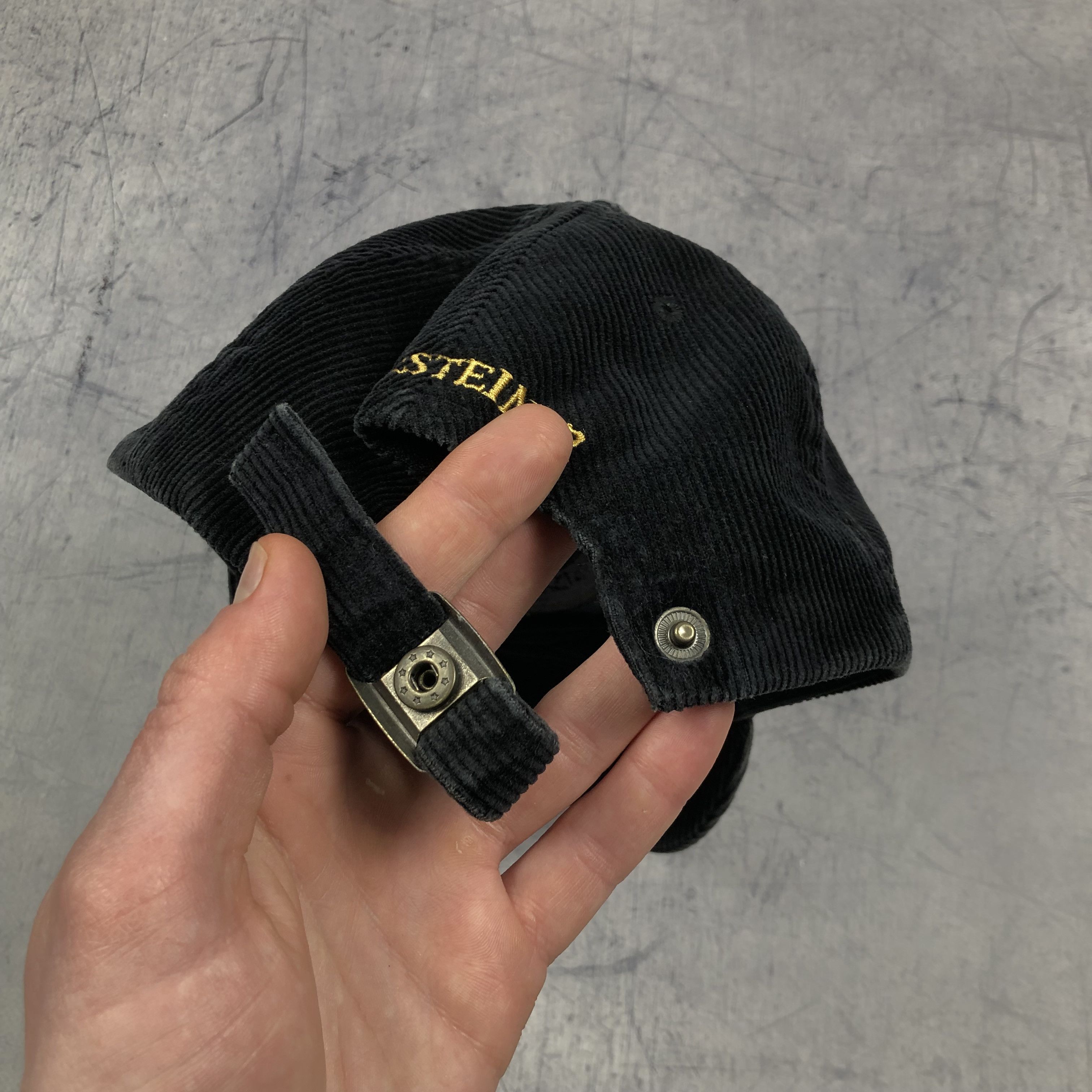 Vintage Vintage Warsteiner Corduroy Cap 90s Size ONE SIZE - 7 Thumbnail