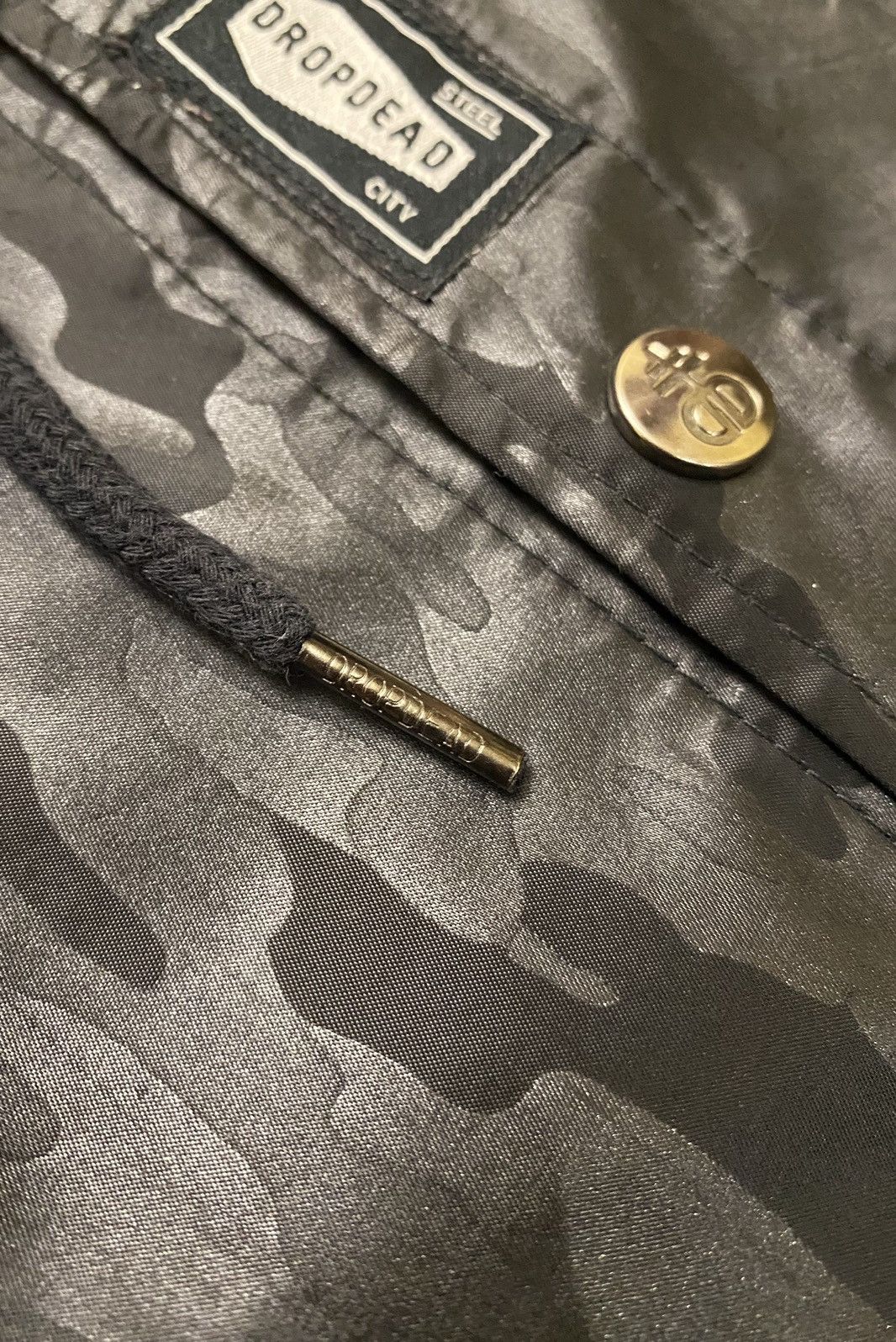 Drop Dead Clothing Drop Dead Stealth Camo Rain Jacket Rare Vintage Size US S / EU 44-46 / 1 - 12 Thumbnail
