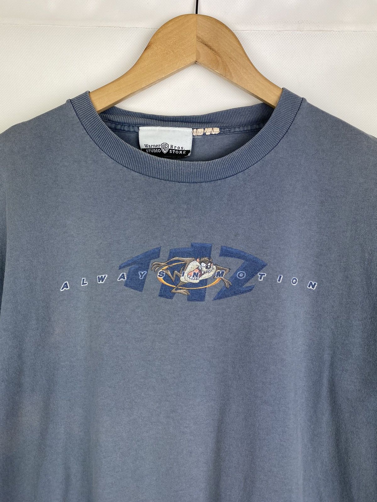 Vintage Warner Bros. TAZ Tasmanian Devil vintage 1997 t shirt Size US XL / EU 56 / 4 - 6 Thumbnail